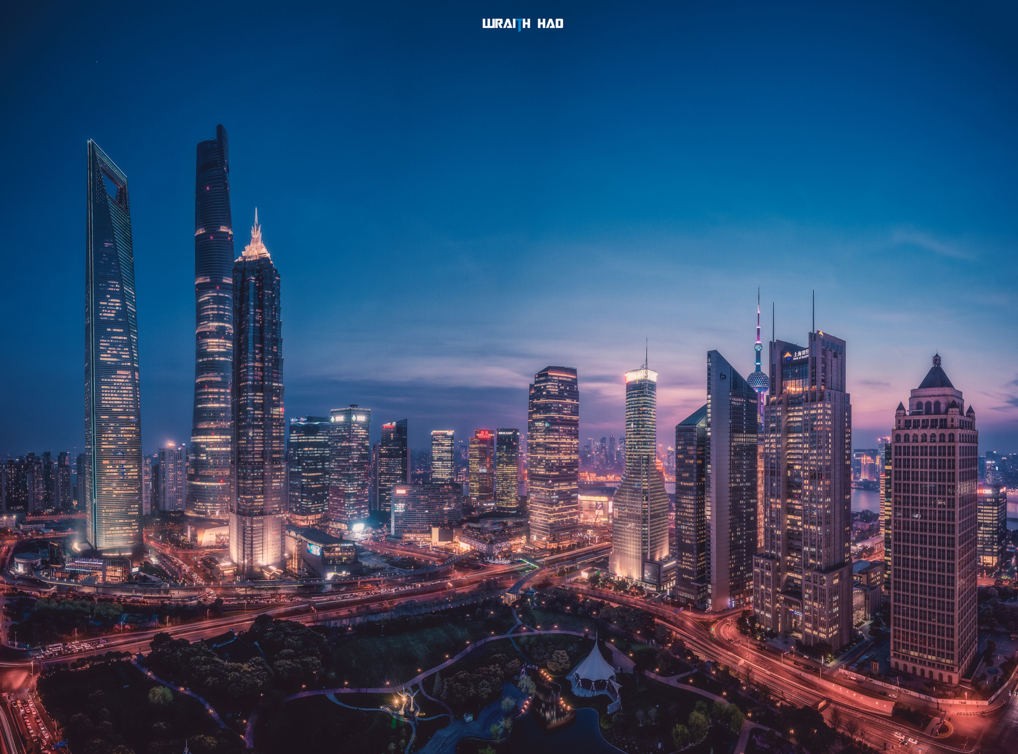 Sony a7 + Sony Vario-Tessar T* FE 16-35mm F4 ZA OSS sample photo. City turns to night photography