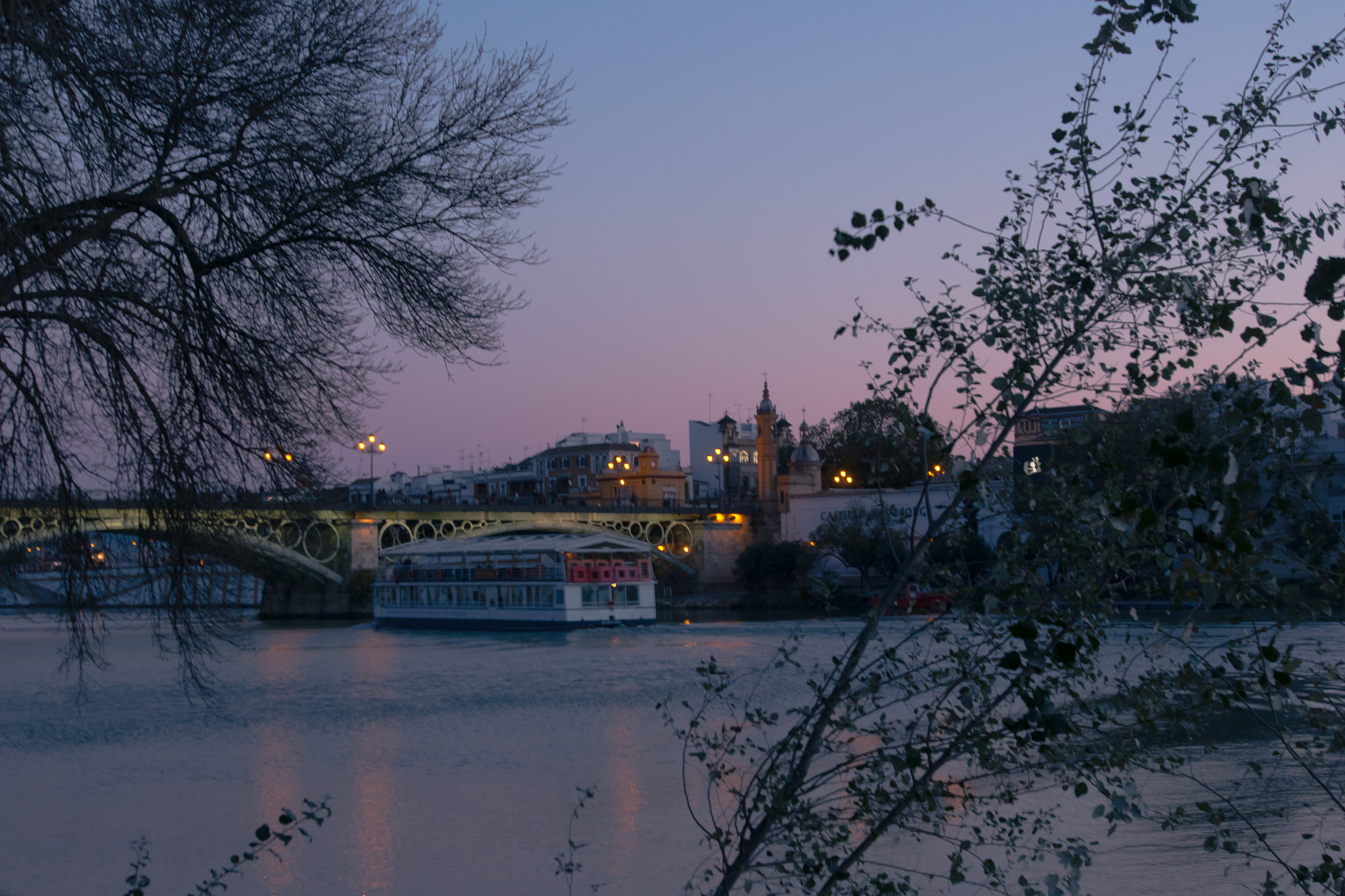 Canon EOS 7D Mark II + Canon EF 16-35mm F2.8L USM sample photo. Sevilla afternoon photography