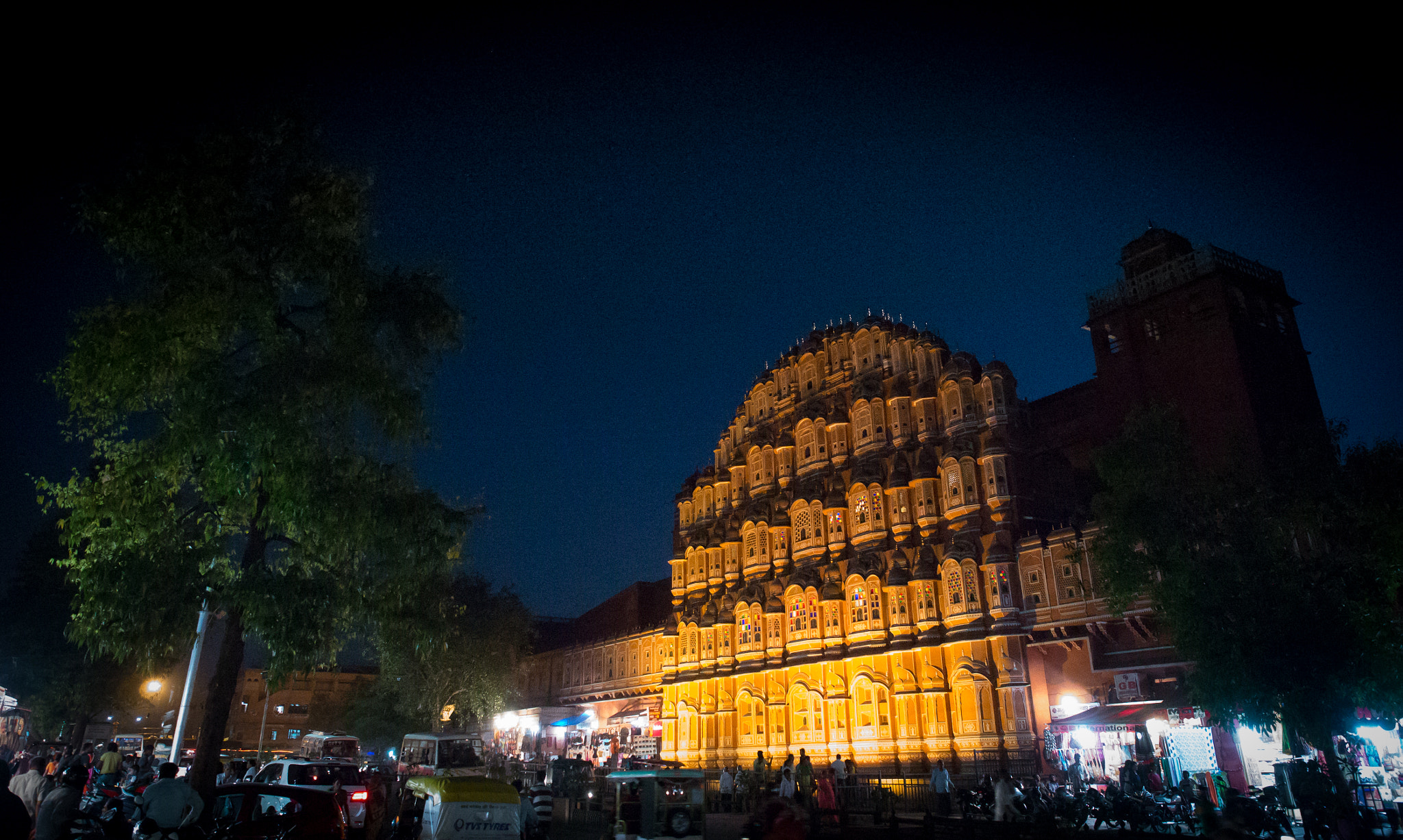 Panasonic Lumix DMC-G5 + Olympus M.Zuiko Digital ED 12-40mm F2.8 Pro sample photo. Hawa mahal by night. jaipur photography