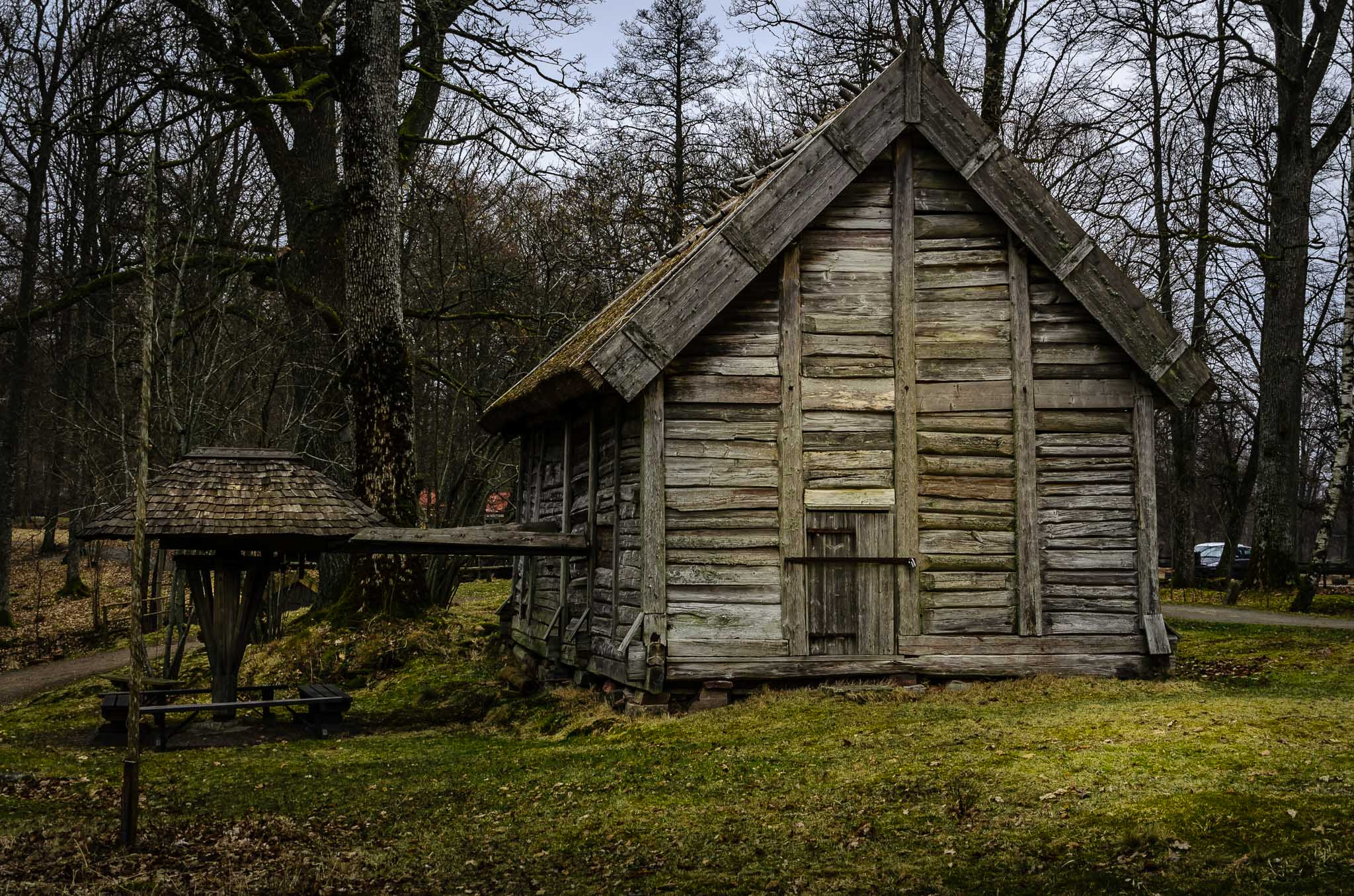 Nikon D5100 + Sigma 18-200mm F3.5-6.3 DC sample photo. Old wooden mill photography