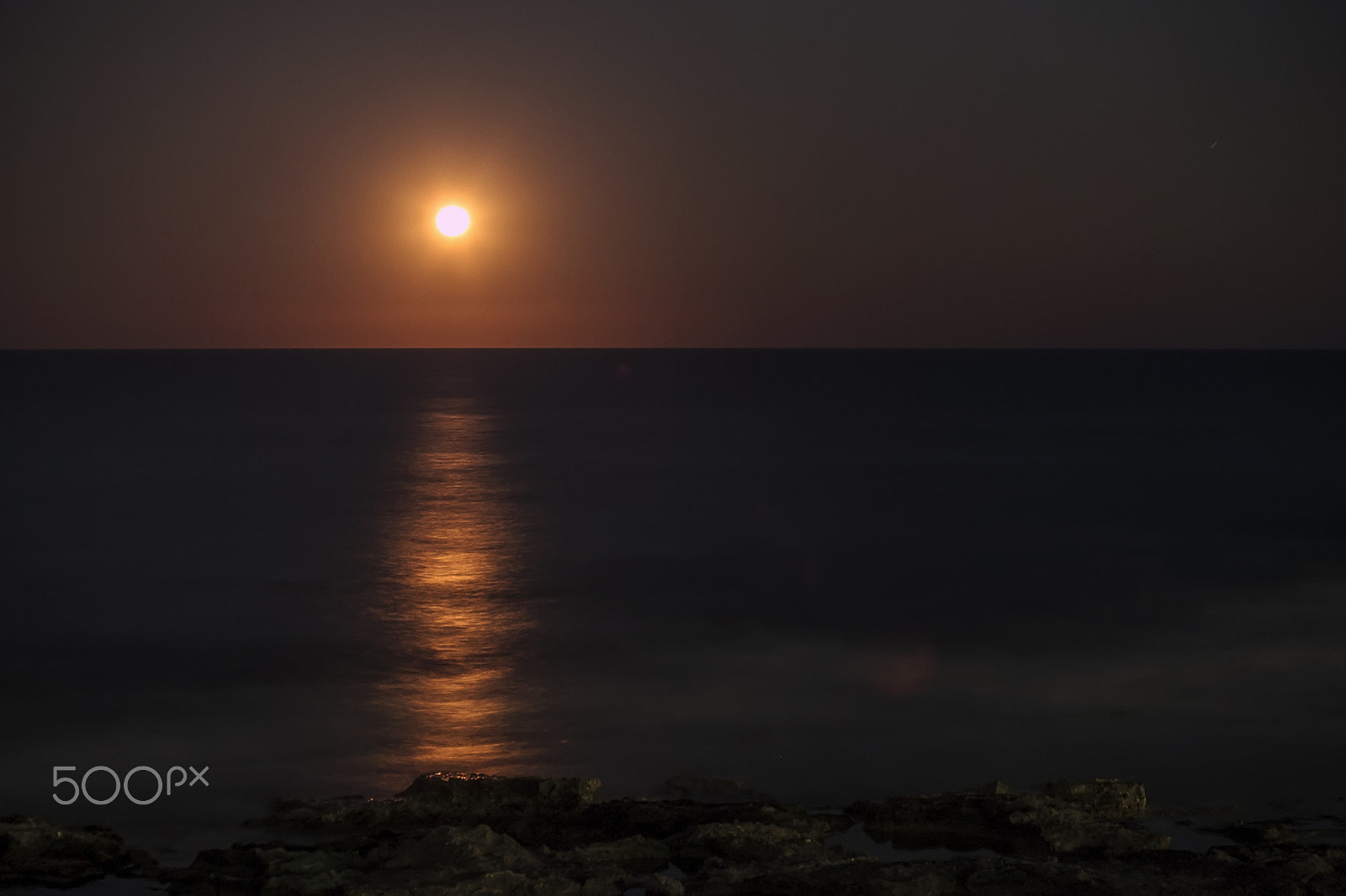 Canon EF 35-350mm F3.5-5.6L USM sample photo. Cuando sale la luna photography