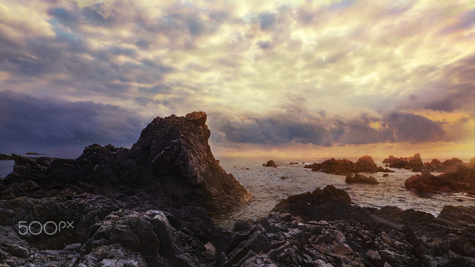 Panasonic Lumix G Vario 7-14mm F4 ASPH sample photo. Sunrise on a cloudy day photography