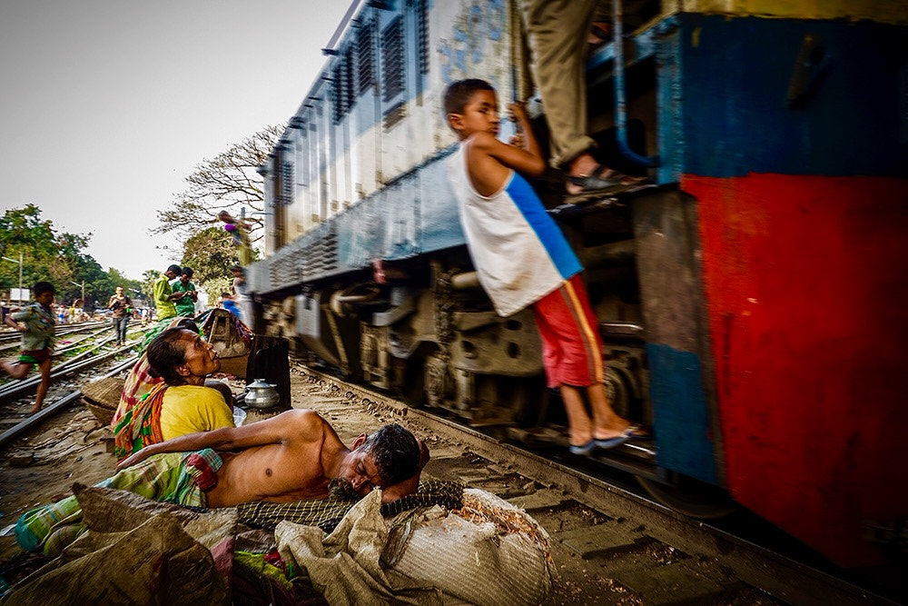 Panasonic Lumix G X Vario 12-35mm F2.8 ASPH Power OIS sample photo. Sleeping on the railway track photography