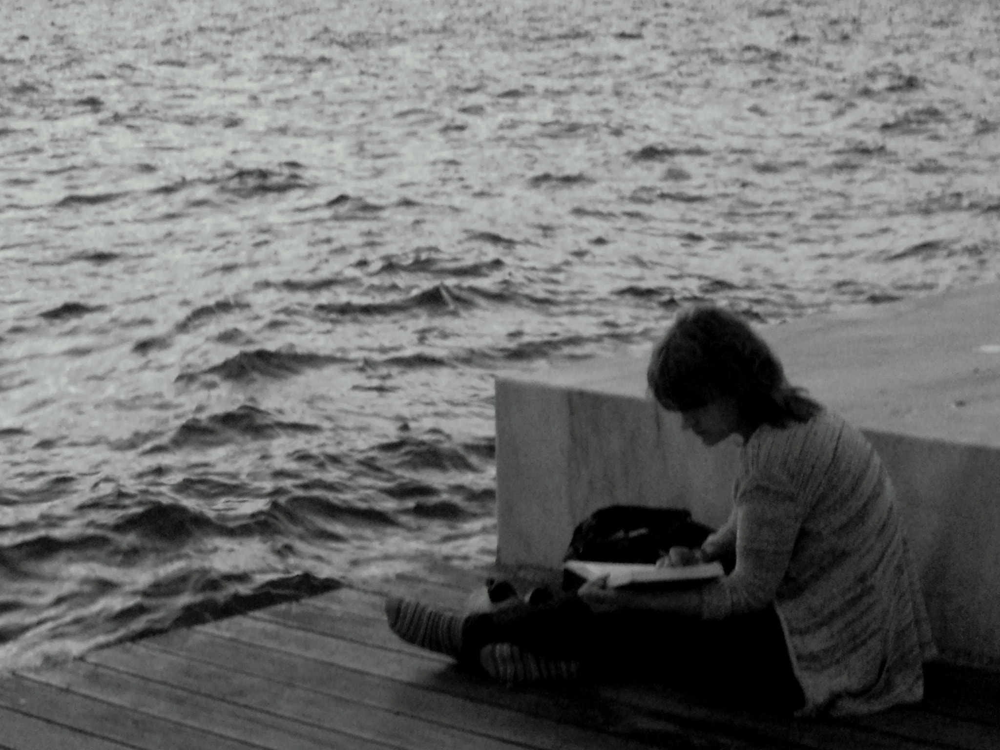 Sony DSC-W520 sample photo. Reading by the sea photography
