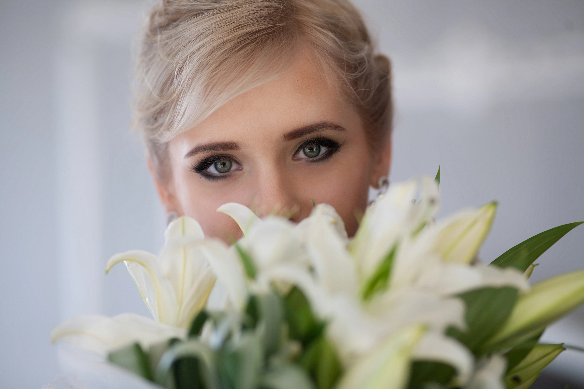 Canon EOS 5D + Canon EF 100mm F2.0 USM sample photo. Looking through photography