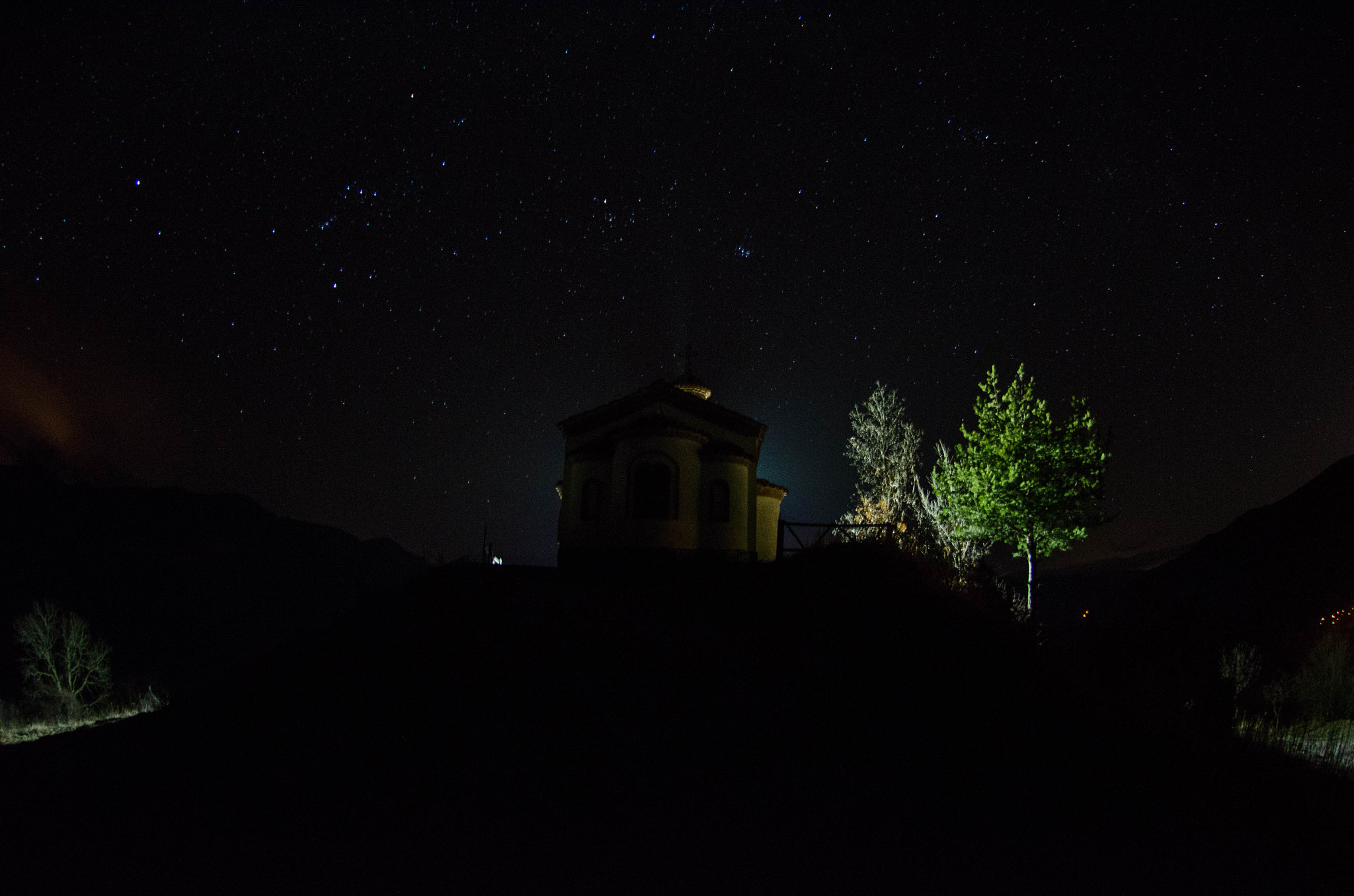 Nikon AF DX Fisheye-Nikkor 10.5mm F2.8G ED sample photo. Halo on a church photography
