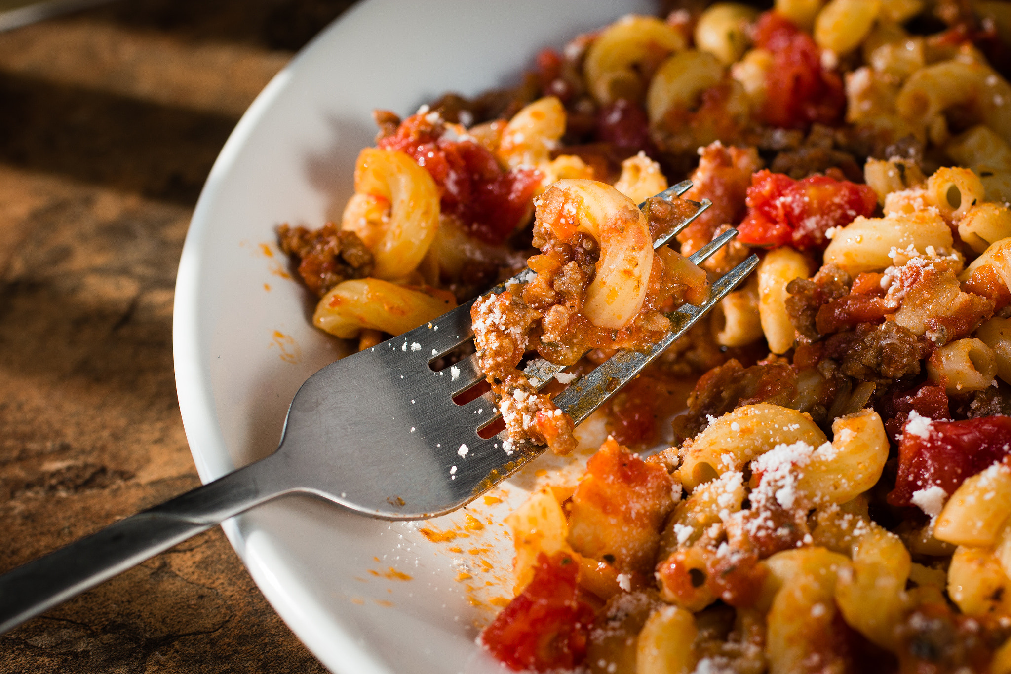 Canon EOS 70D + Canon EF 50mm F2.5 Macro sample photo. Meat and pork ragu over elbow pasta for the kid's  ... photography
