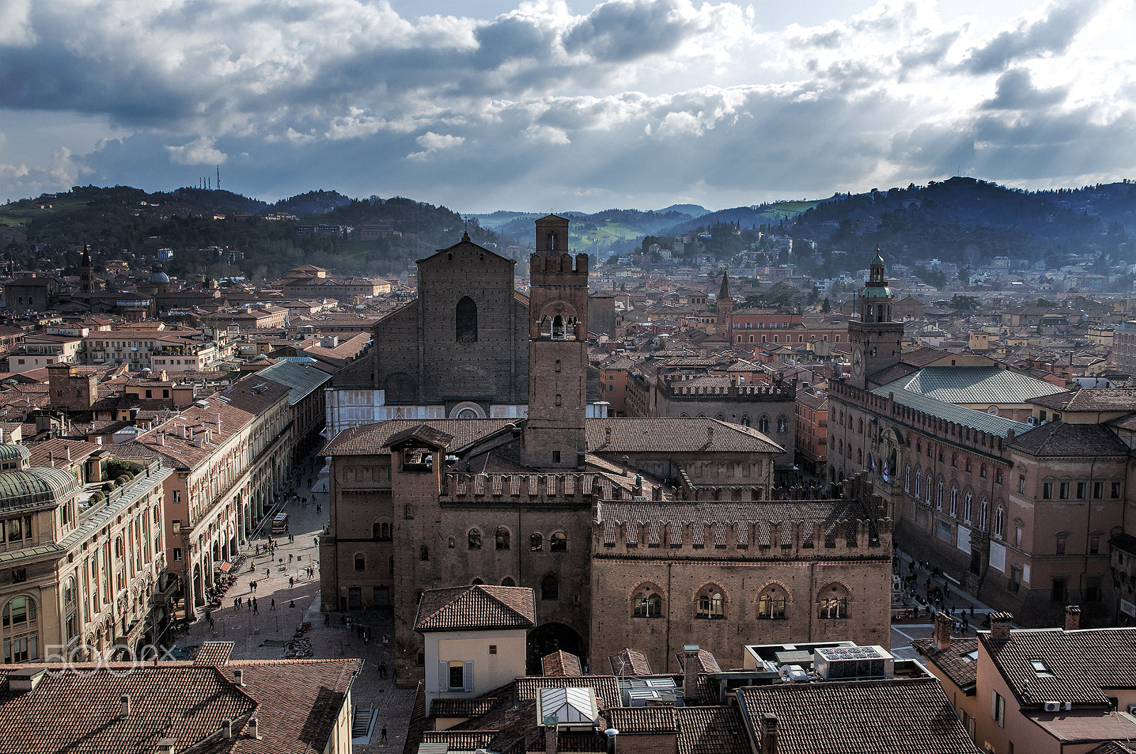 Nikon D300S + Sigma 17-70mm F2.8-4 DC Macro OS HSM | C sample photo. La mia bologna photography