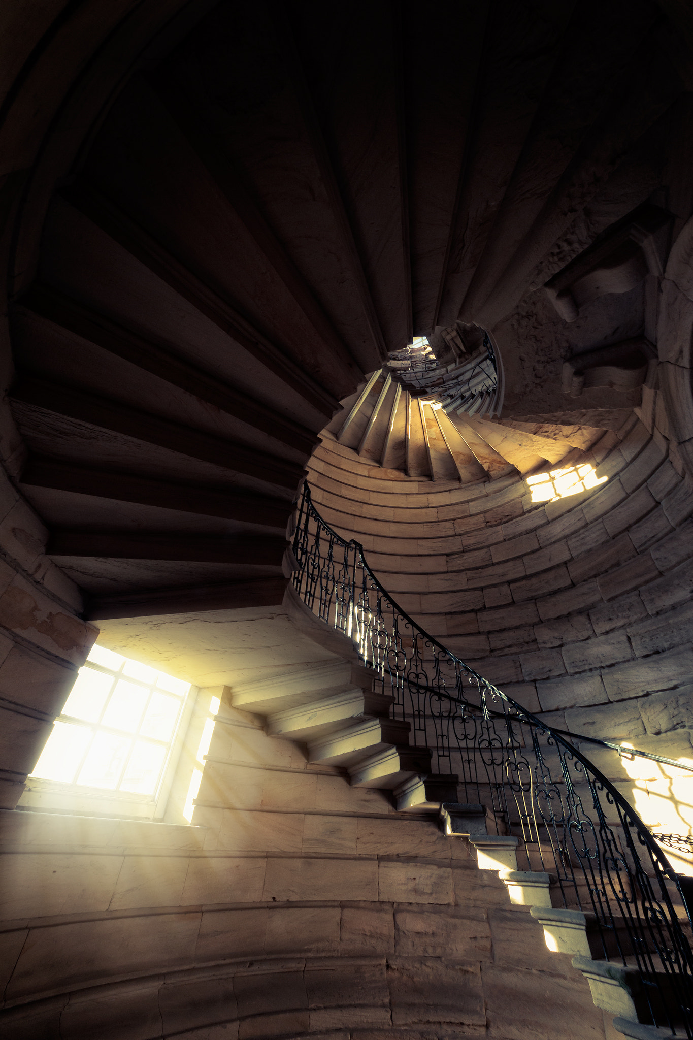 Sigma 8-16mm F4.5-5.6 DC HSM sample photo. Spirals photography