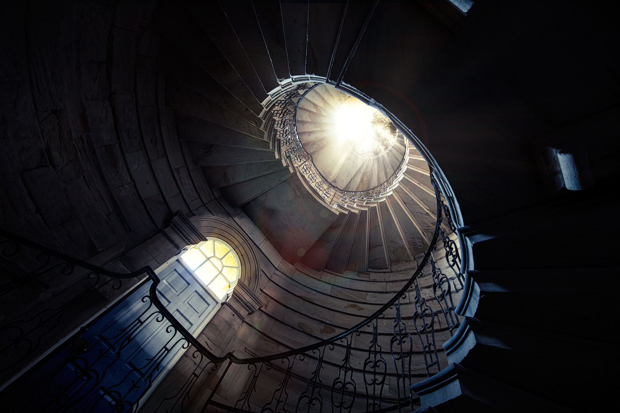 Sigma 8-16mm F4.5-5.6 DC HSM sample photo. Stairs at the sun photography