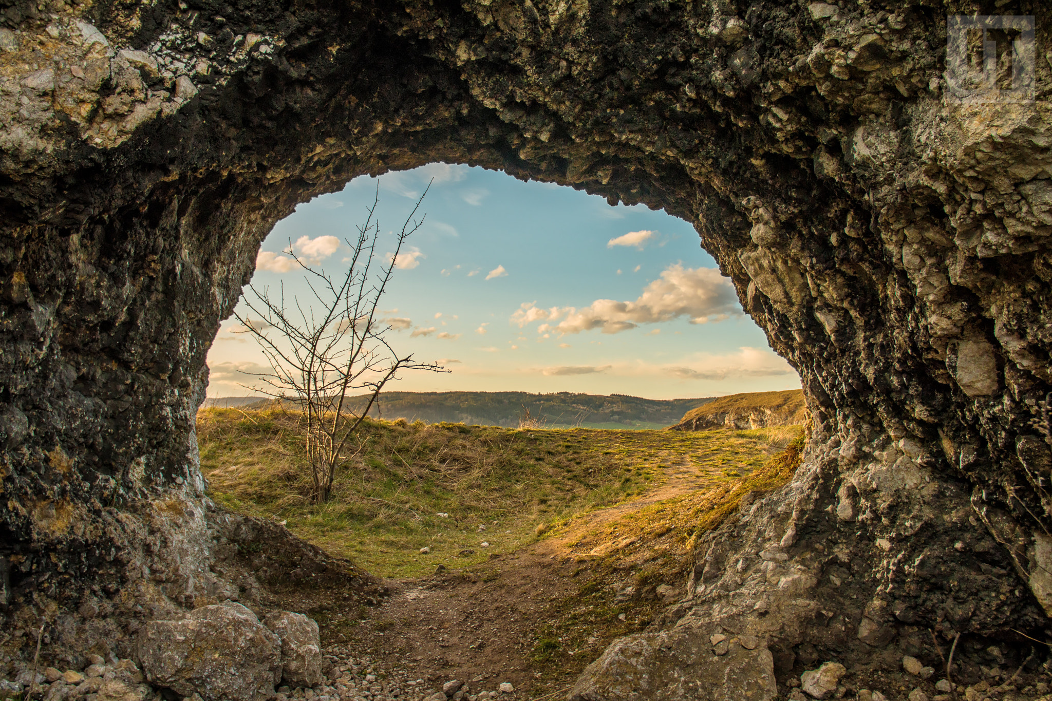 Canon EOS 70D + Canon EF 28mm F2.8 sample photo. Gate to spring photography