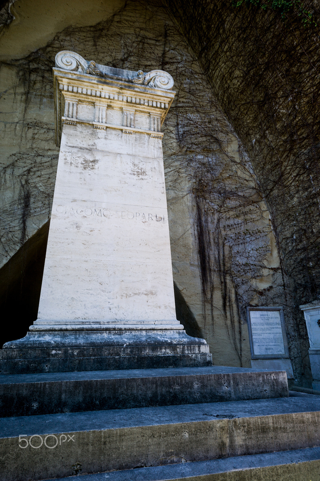 Leica M9 + Leica Elmar-M 24mm F3.8 ASPH sample photo. Tomb of giacomo leopardi photography