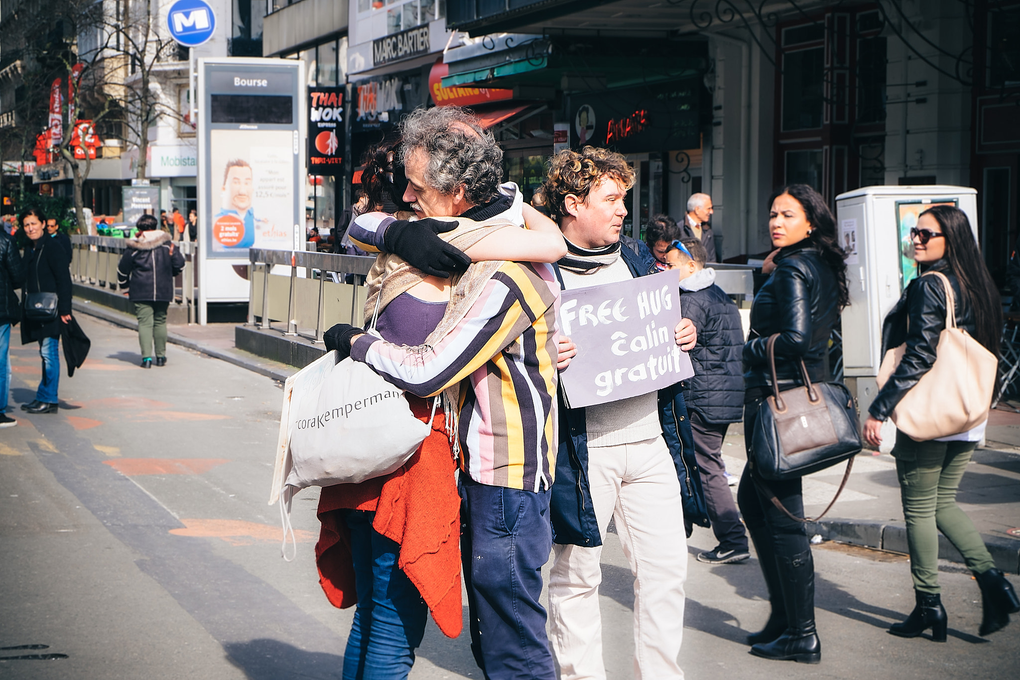 Fujifilm XC 16-50mm F3.5-5.6 OIS sample photo. Free hugs for the aching country,bruxellesmabelle photography