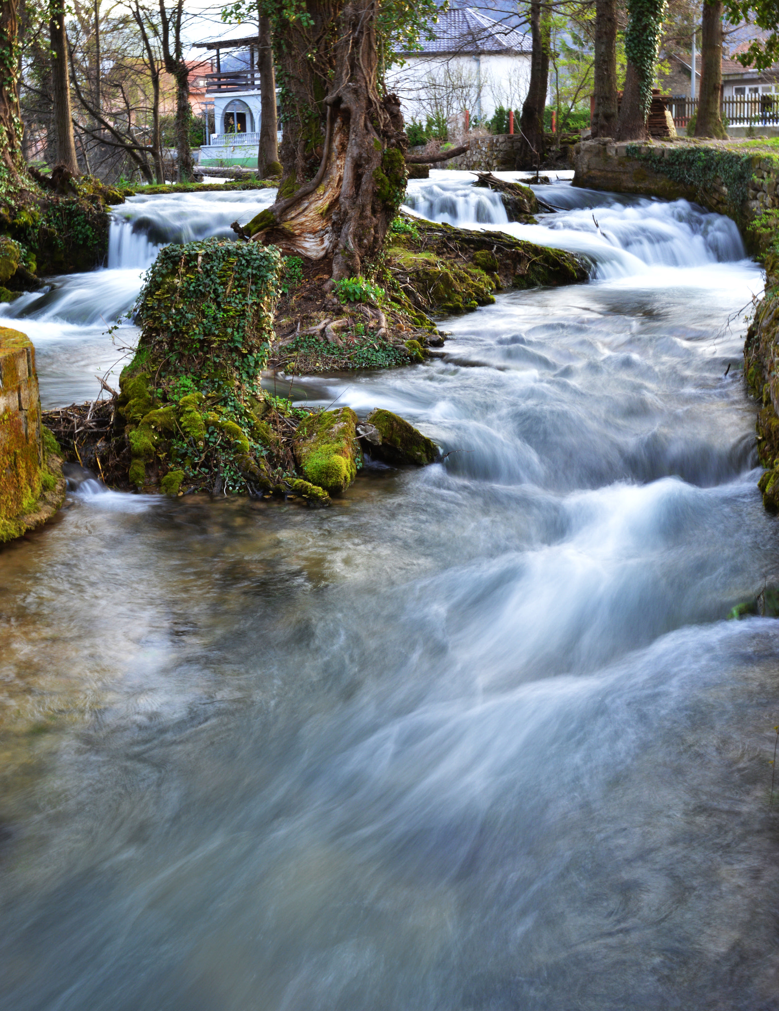 Sigma 18-200mm F3.5-6.3 DC OS HSM sample photo. Una river ... photography