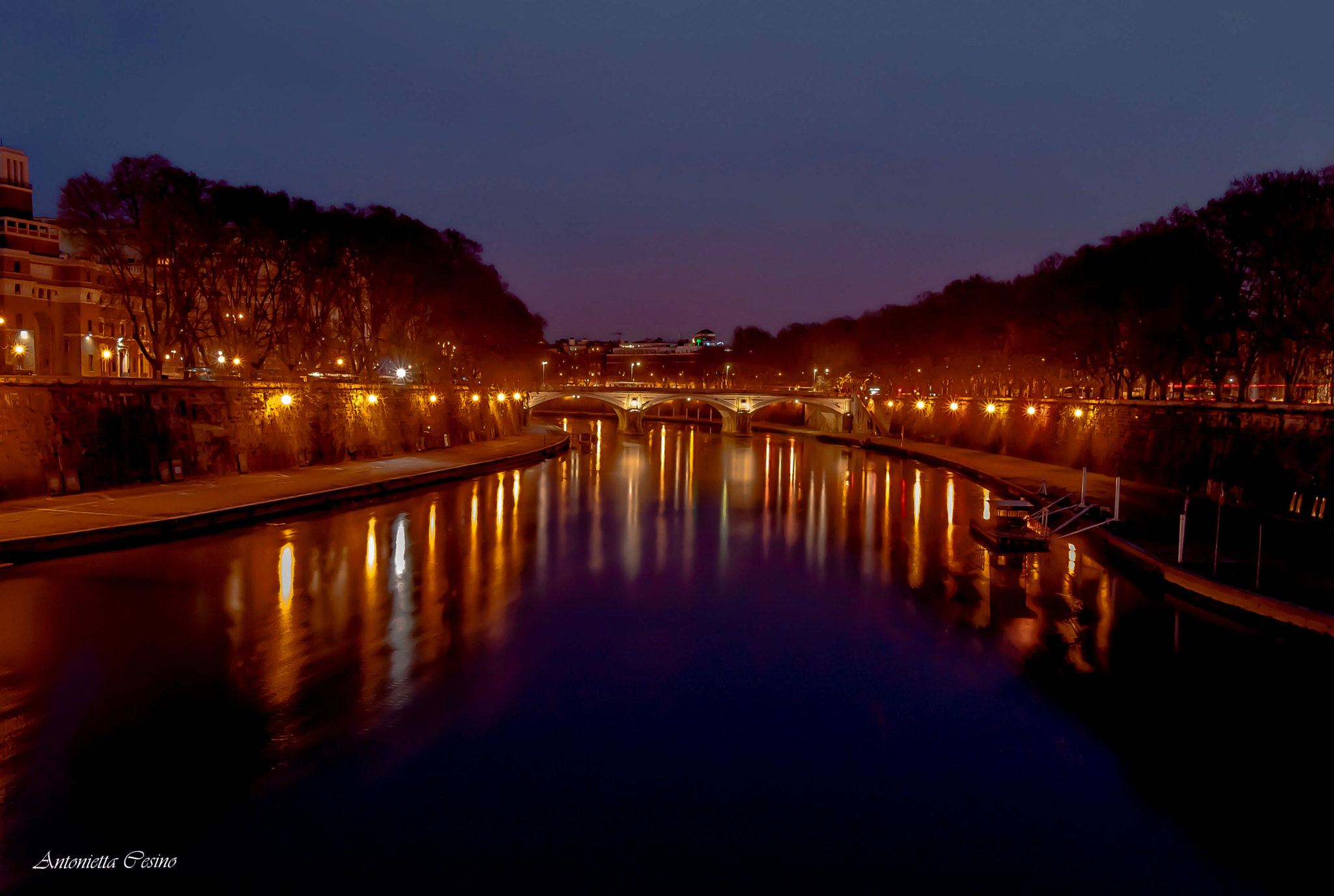 Canon EF-S 10-18mm F4.5–5.6 IS STM sample photo. Colori sul tevere photography