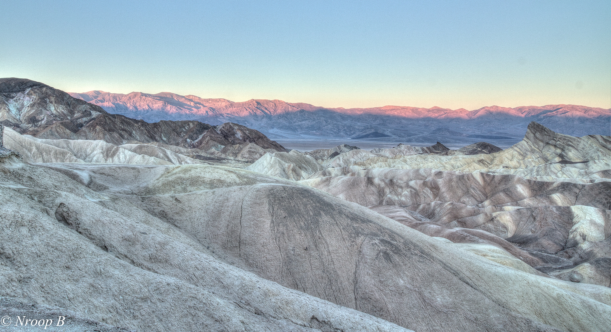 Canon EF-S 10-18mm F4.5–5.6 IS STM sample photo. Sunrise from zabriskie point in death valley photography
