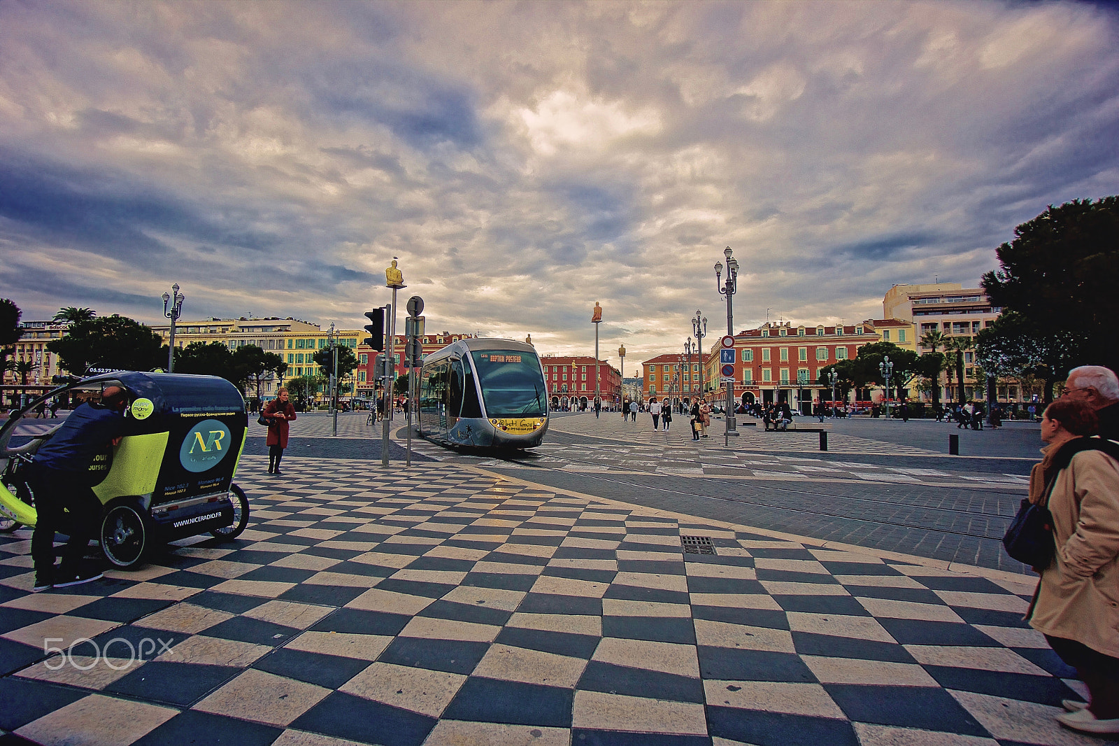 Sony Alpha NEX-7 + Sony E 10-18mm F4 OSS sample photo. Nice france photography