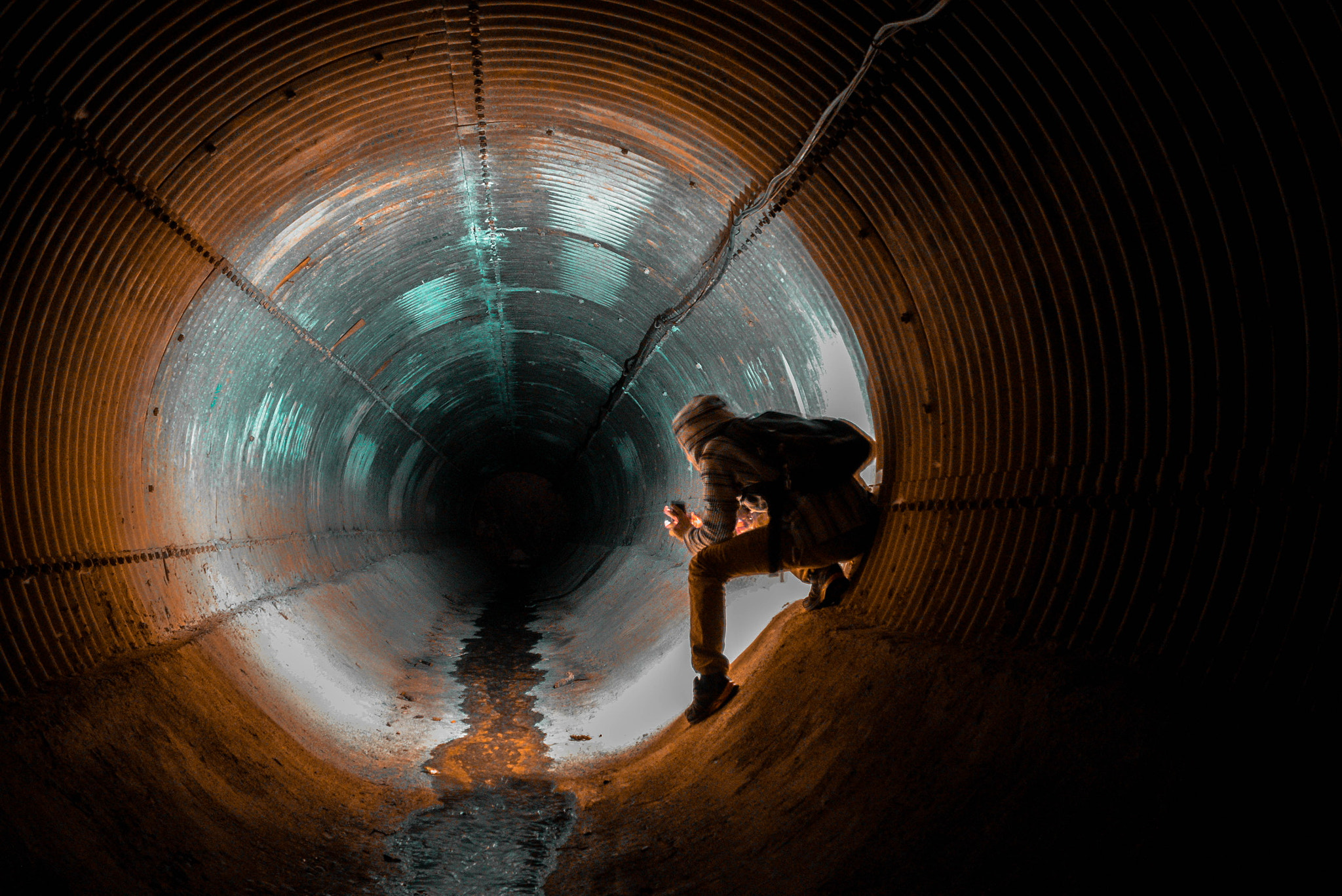 AF Zoom-Nikkor 35-135mm f/3.5-4.5 sample photo. Tunnel vision photography