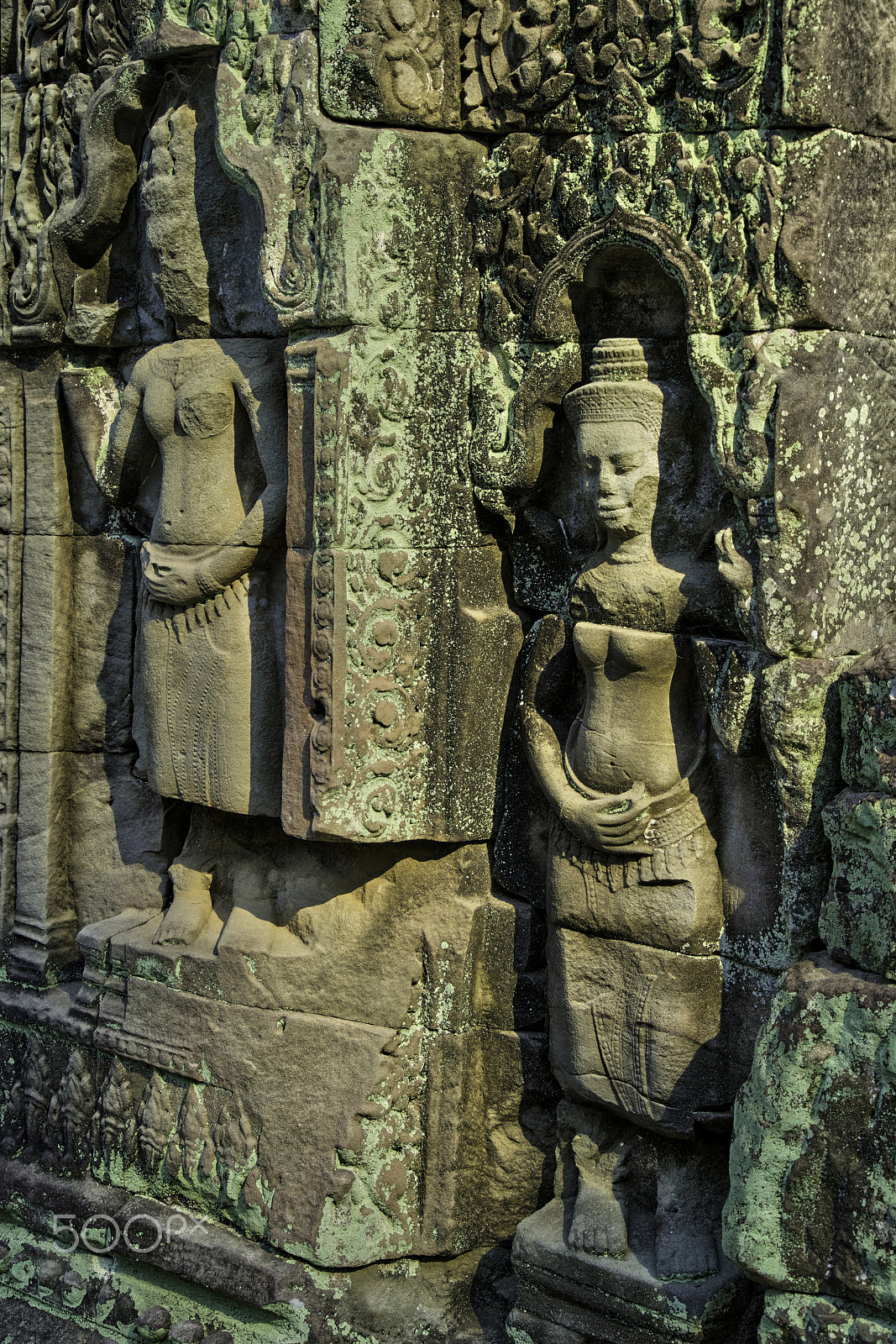 Sony FE 28-70mm F3.5-5.6 OSS sample photo. Preah kahn carved dancers photography