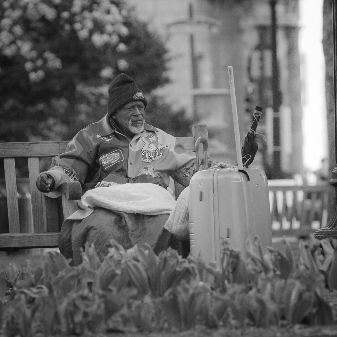 Canon EF 135mm F2L USM sample photo. Street_photography-23 photography
