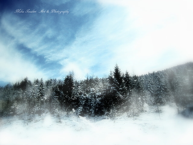 CASIO EX-H10 sample photo. Still winter on the mountain tops photography
