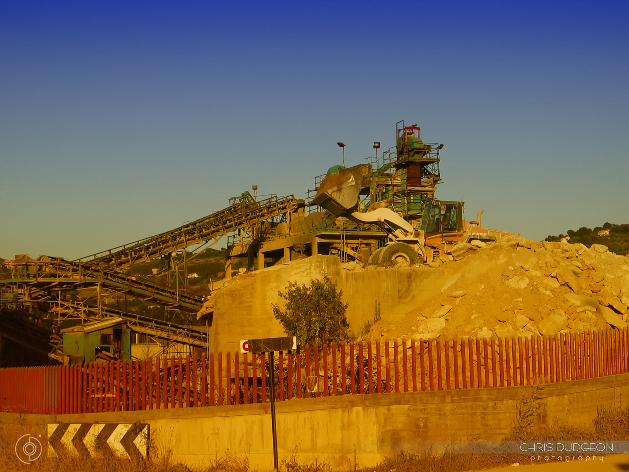 Canon POWERSHOT G3 sample photo. An old refinery ,abruzzo italy photography