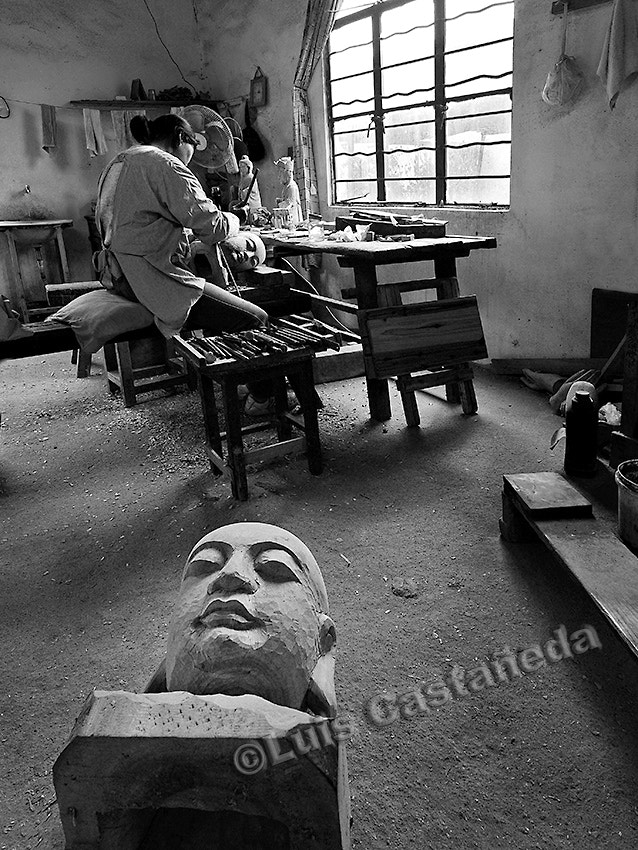 Panasonic Lumix DMC-GF1 + Panasonic Lumix G Vario 7-14mm F4 ASPH sample photo. Carving studio. shanzhong village. suzhou. china photography