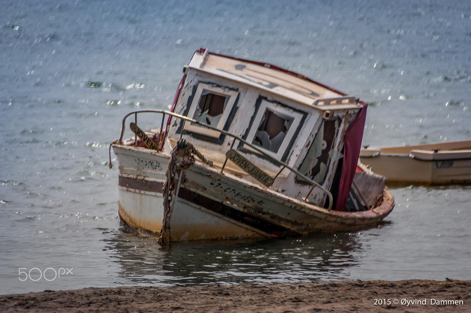 Canon EOS 450D (EOS Rebel XSi / EOS Kiss X2) sample photo. Shabby boat photography