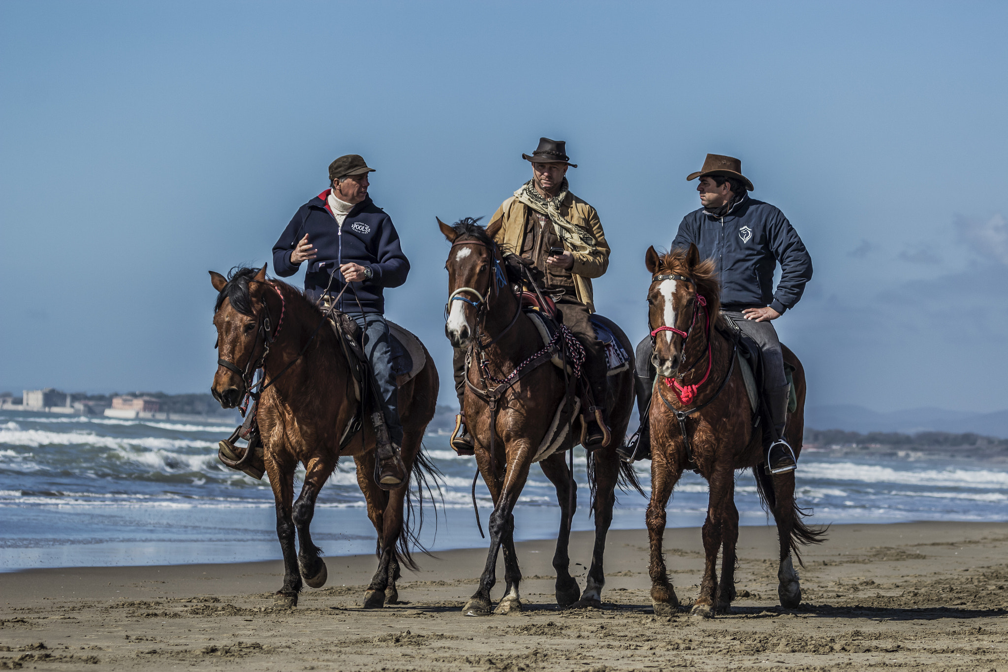 Canon EF 100-400mm F4.5-5.6L IS USM sample photo. Horses and cowboy photography