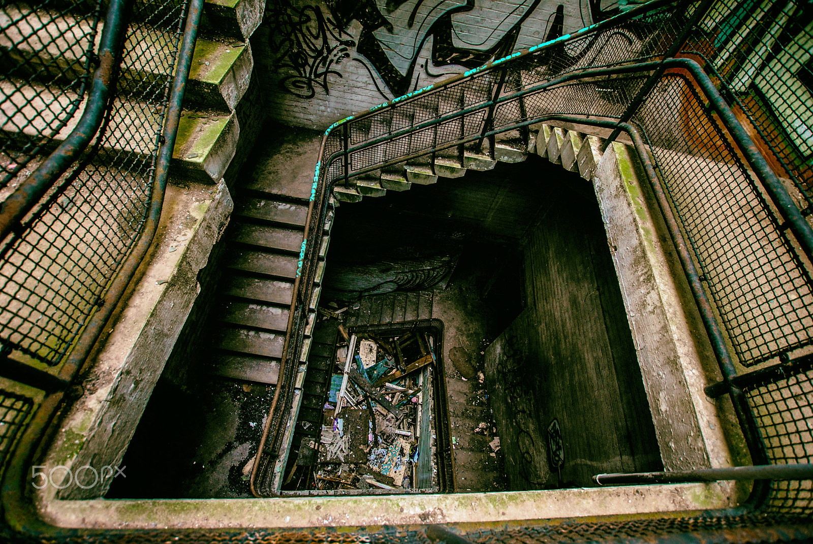 Nikon D3000 + Sigma 10-20mm F3.5 EX DC HSM sample photo. You don’t live in a castle full of spiral stairs without getting calves of adamantium photography