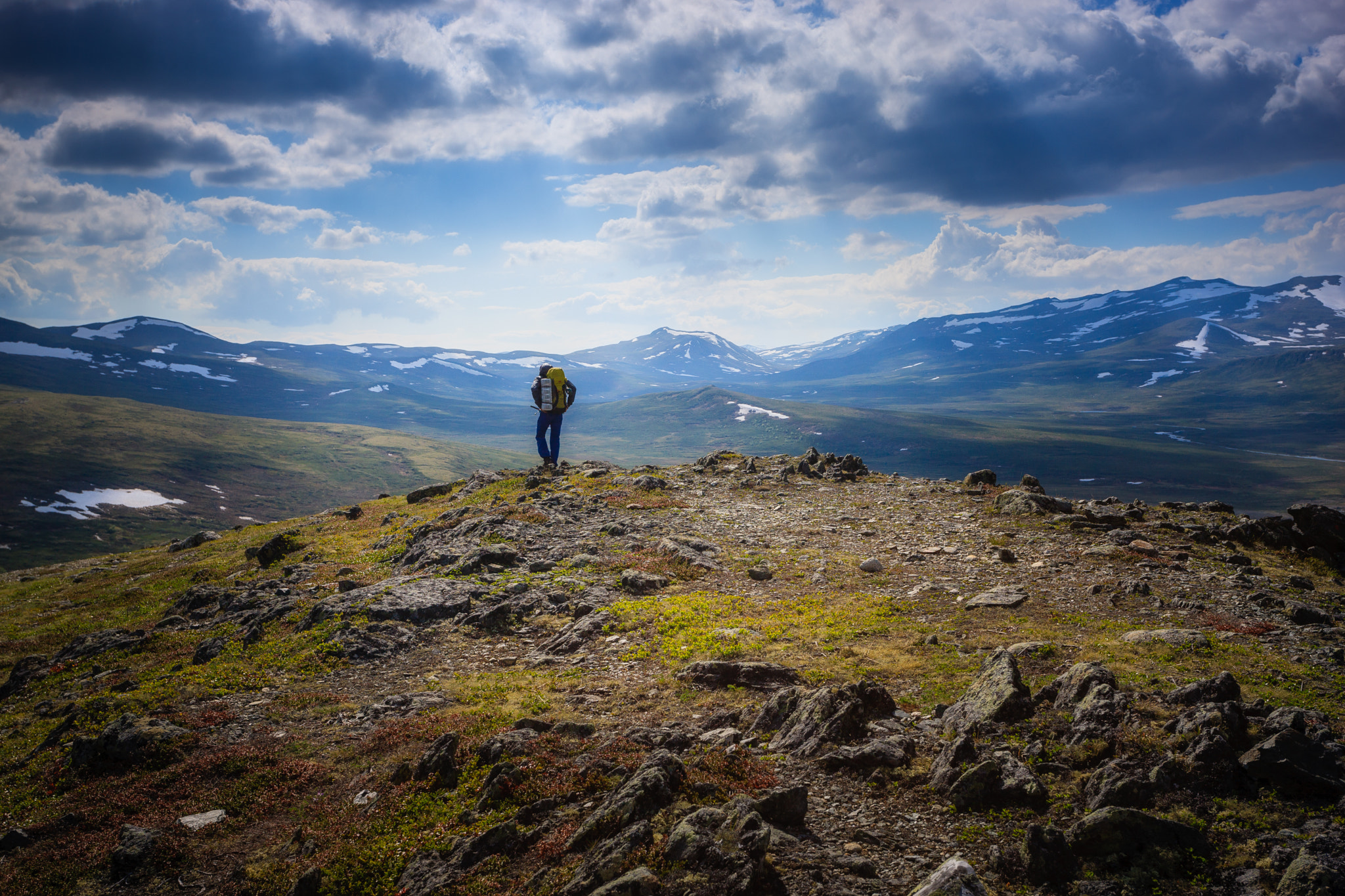 Canon EOS-1Ds Mark III + Canon EF 17-40mm F4L USM sample photo. The hiker photography