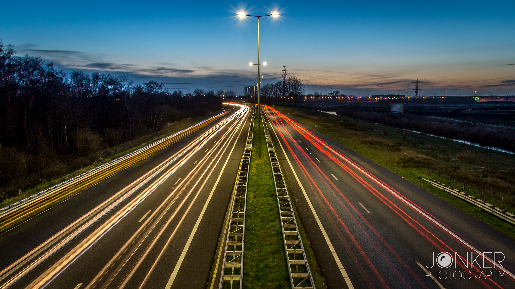 Tamron 18-270mm F3.5-6.3 Di II PZD sample photo. Follow the lights.. ⬇️⬆️ photography