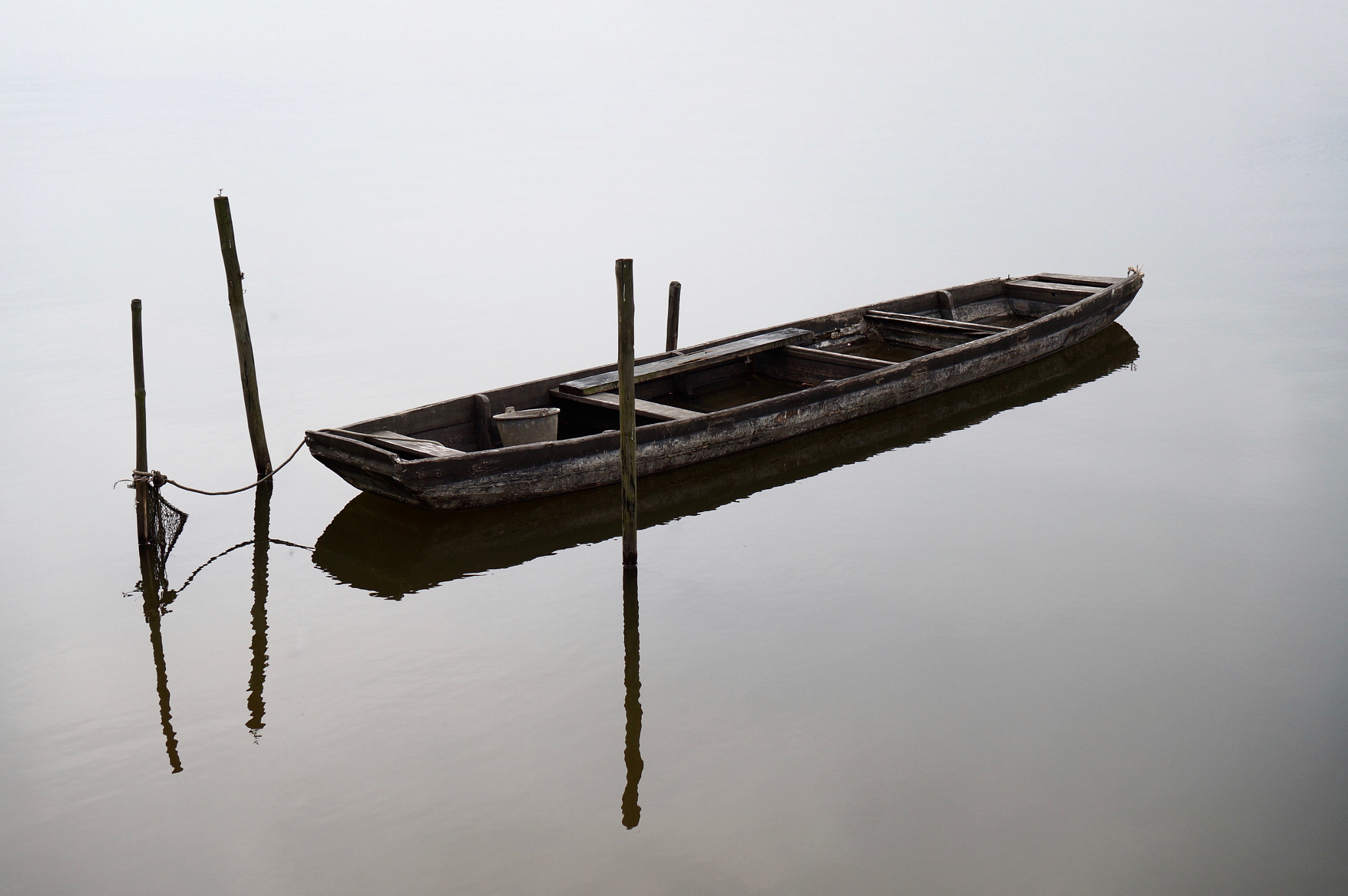 Sony Alpha NEX-3N + Sony E 35mm F1.8 OSS sample photo. Little boat photography