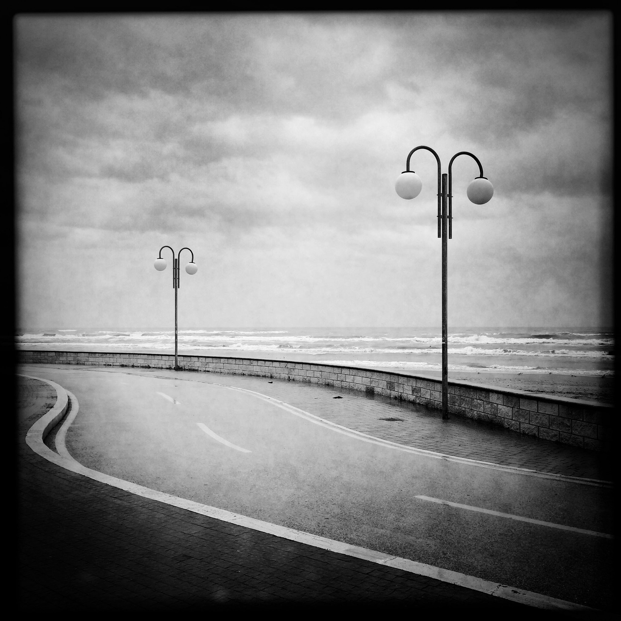 Hipstamatic 311 sample photo. Curves photography