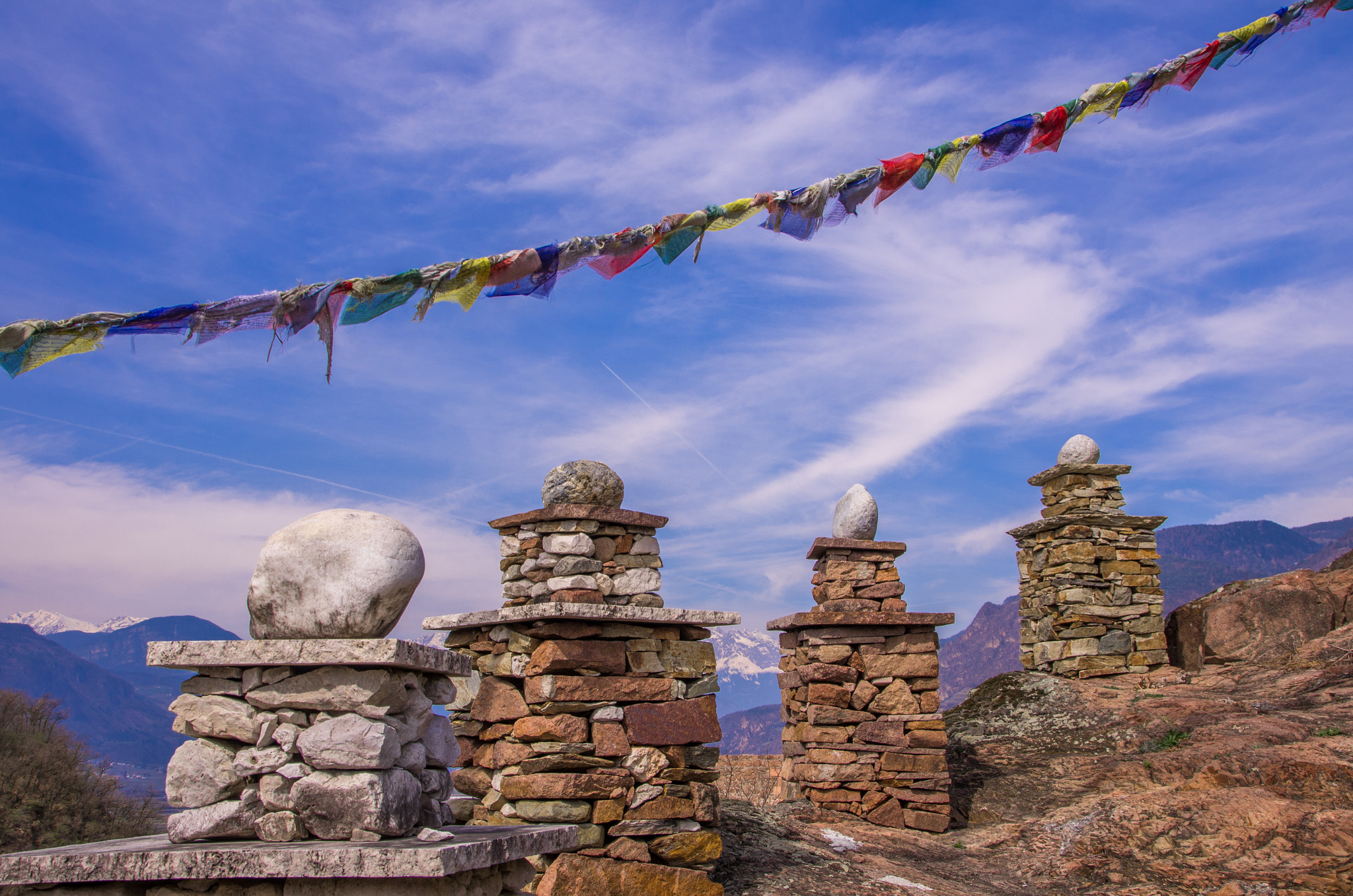 Pentax K-5 + Sigma 18-200mm F3.5-6.3 II DC OS HSM sample photo. Prayer flags photography