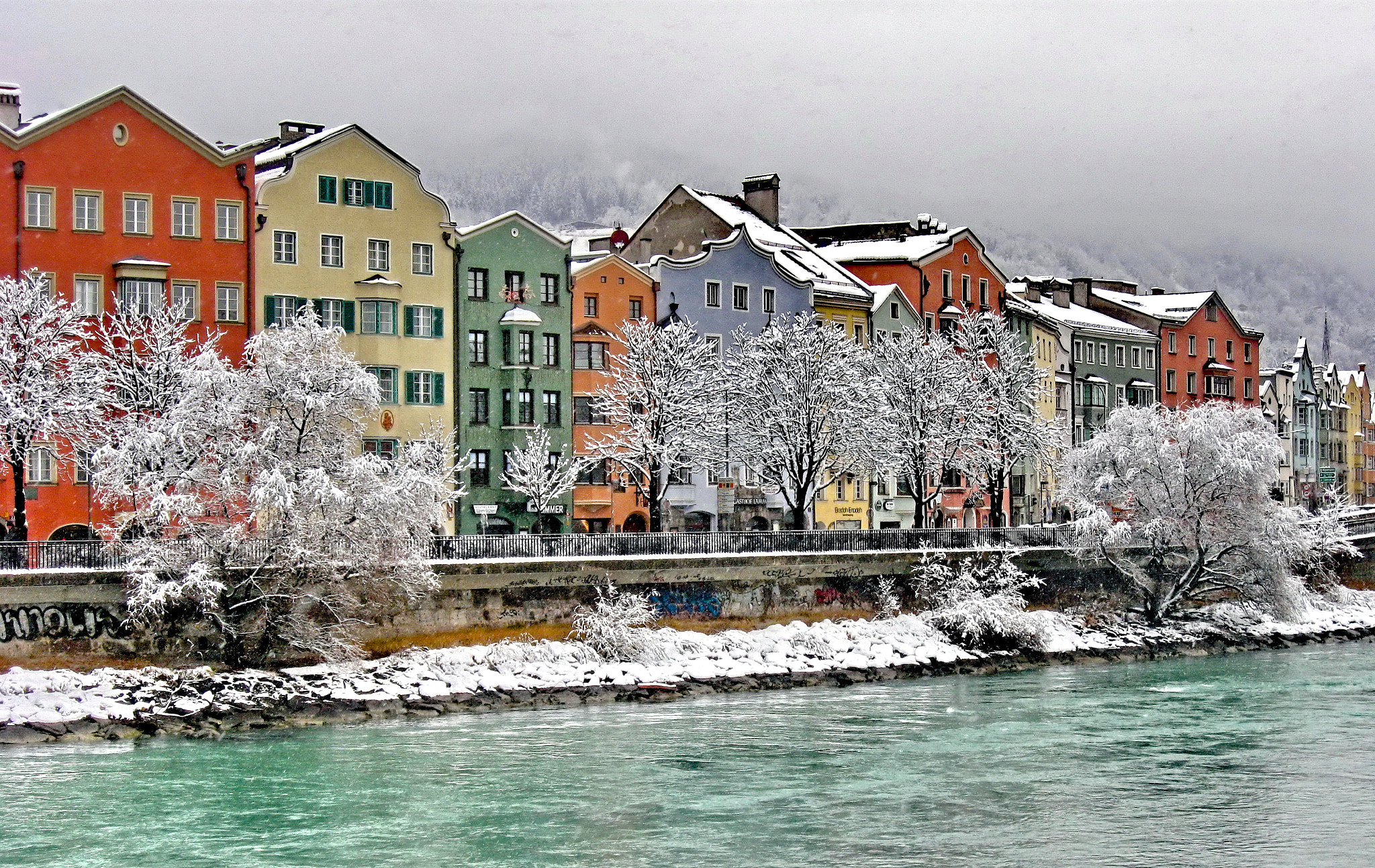 Canon PowerShot A590 IS + Canon EF 50mm f/1.8 sample photo. Innsbruck after snowstorm photography