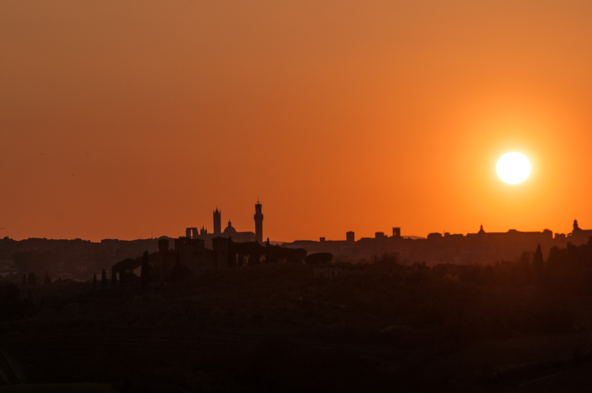 AF Zoom-Nikkor 80-200mm f/2.8 ED sample photo. Tramonto a siena photography