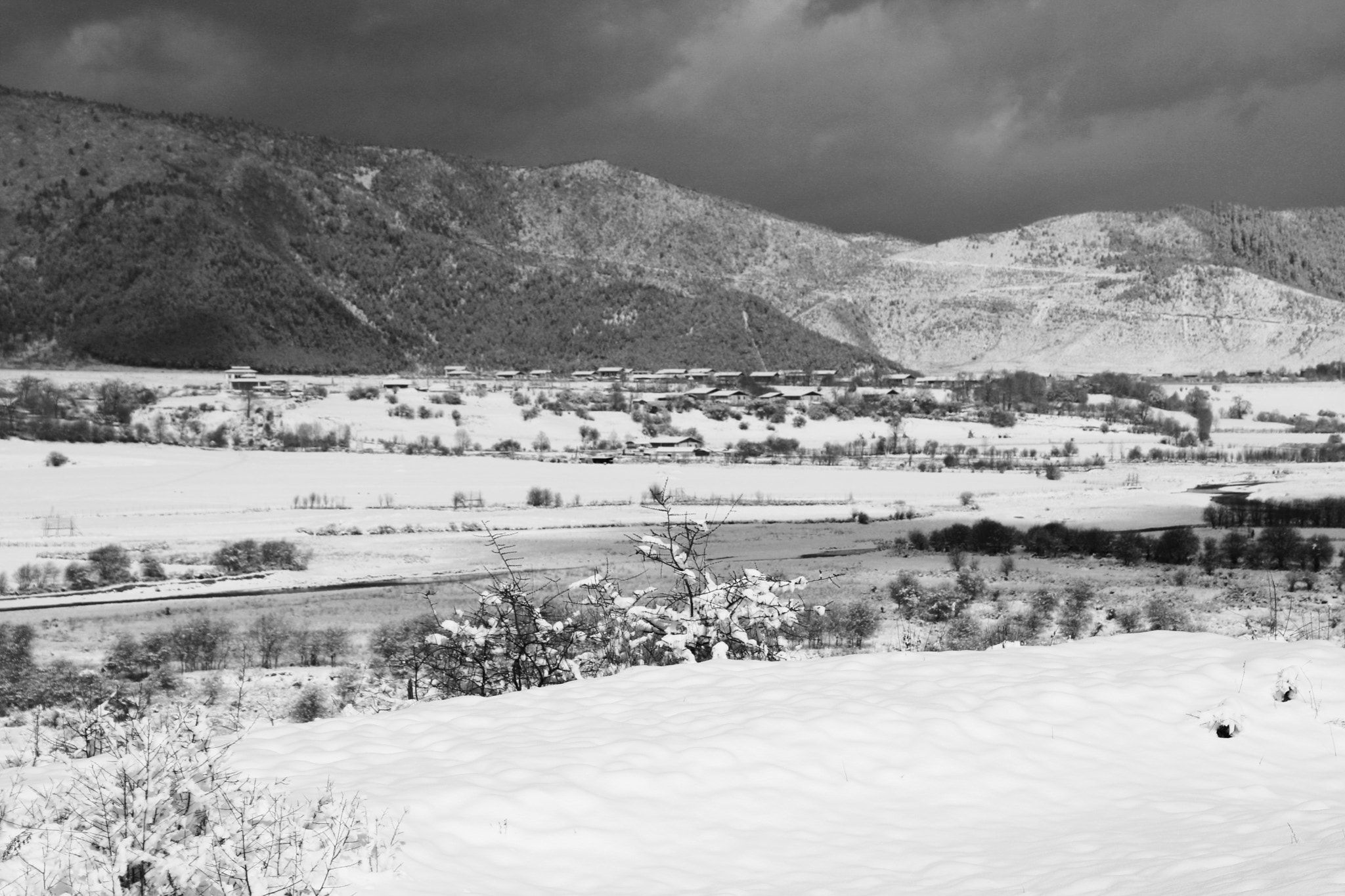 Canon 18-270mm sample photo. Country of snow photography