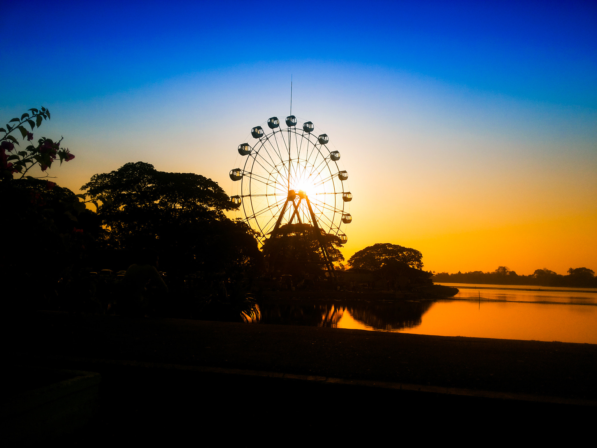 Samsung Galaxy Mega 5.8 sample photo. Sunset at the inn yarr lake , yangon myanmar  photography