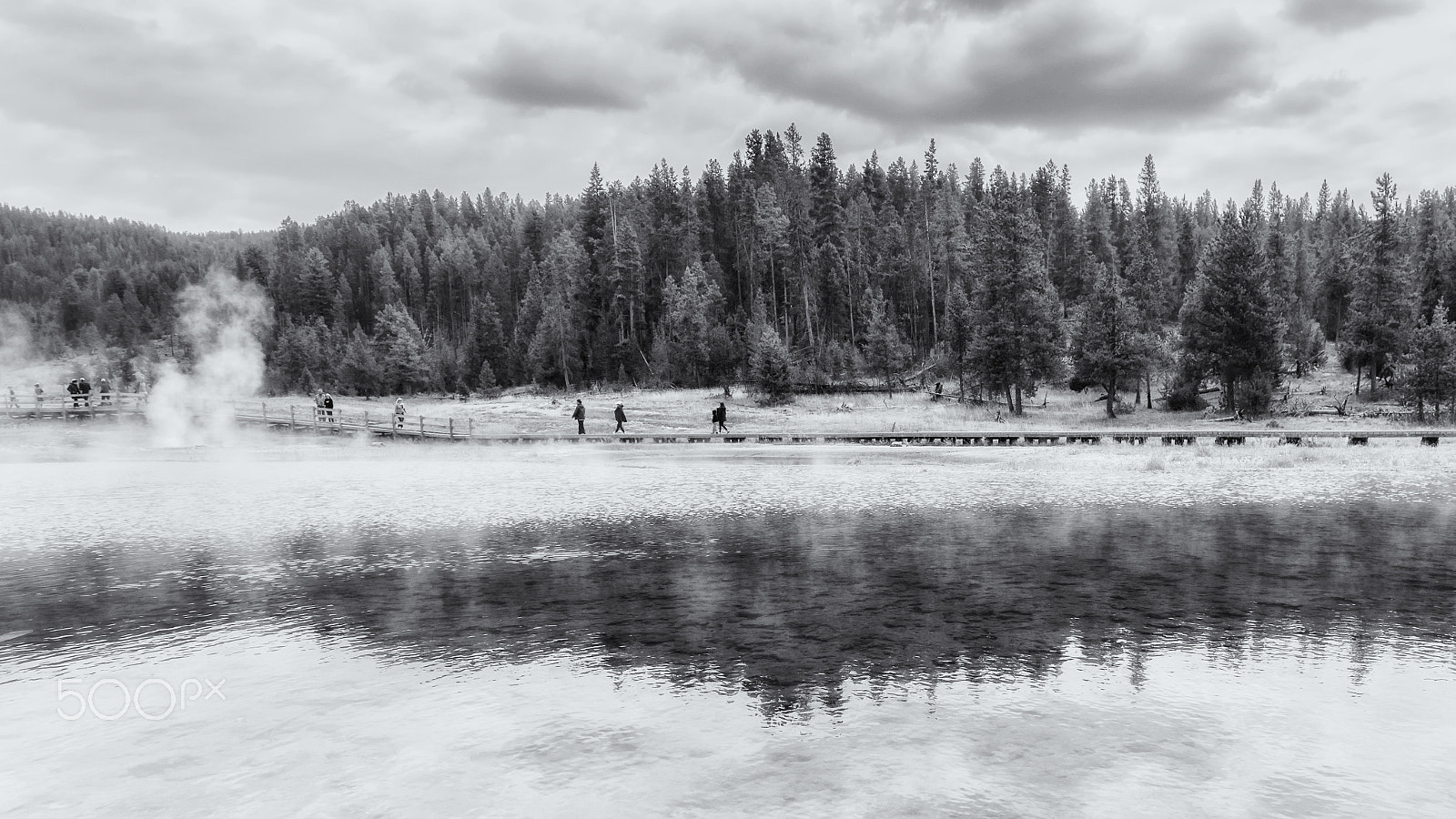 Samsung/Schneider D-XENON 12-24mm F4 ED AL [IF] sample photo. Walking in yellowstone basin photography
