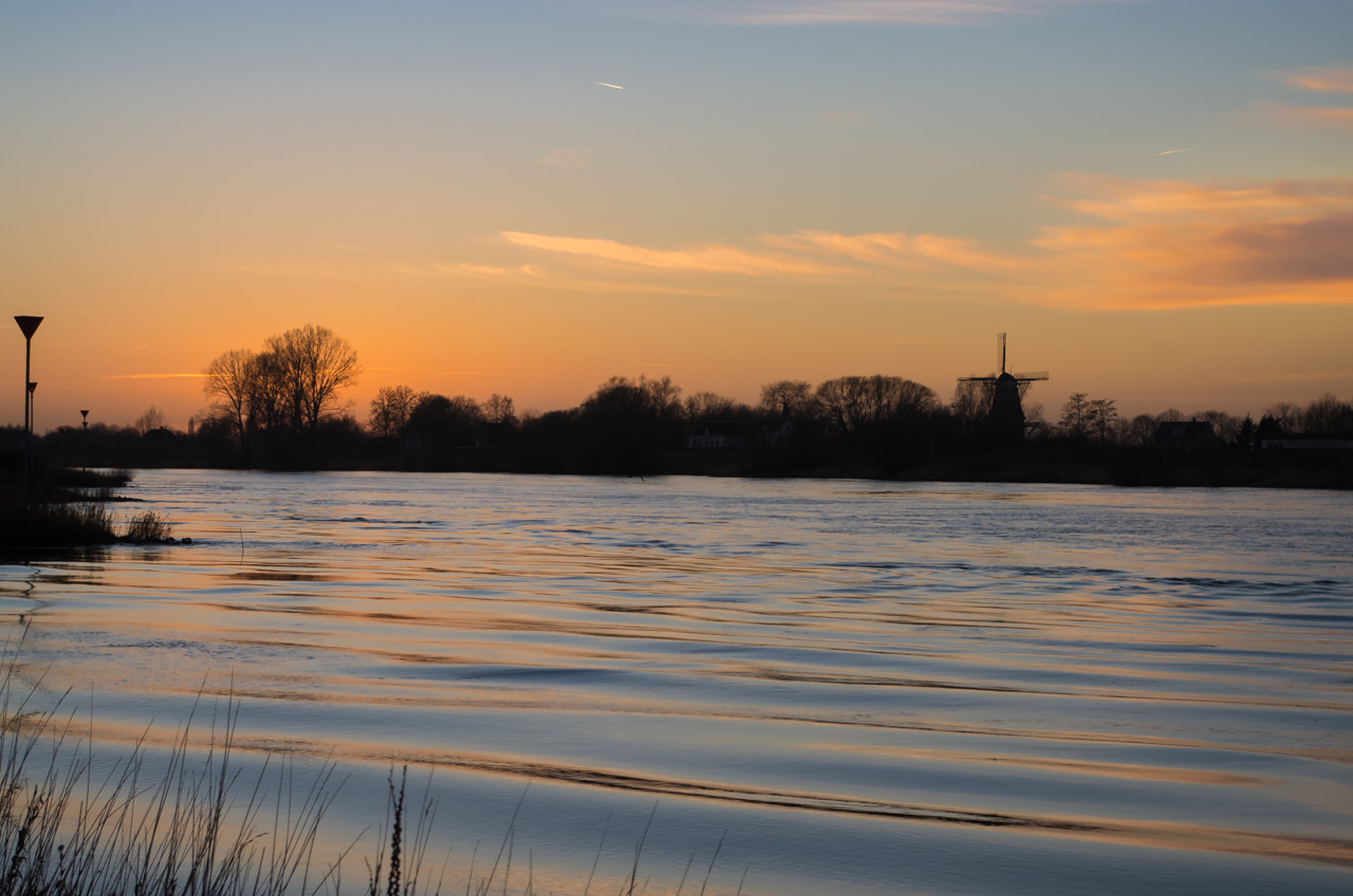 Pentax smc DA 18-55mm F3.5-5.6 AL sample photo. Sunset at the river "the ijssel" photography