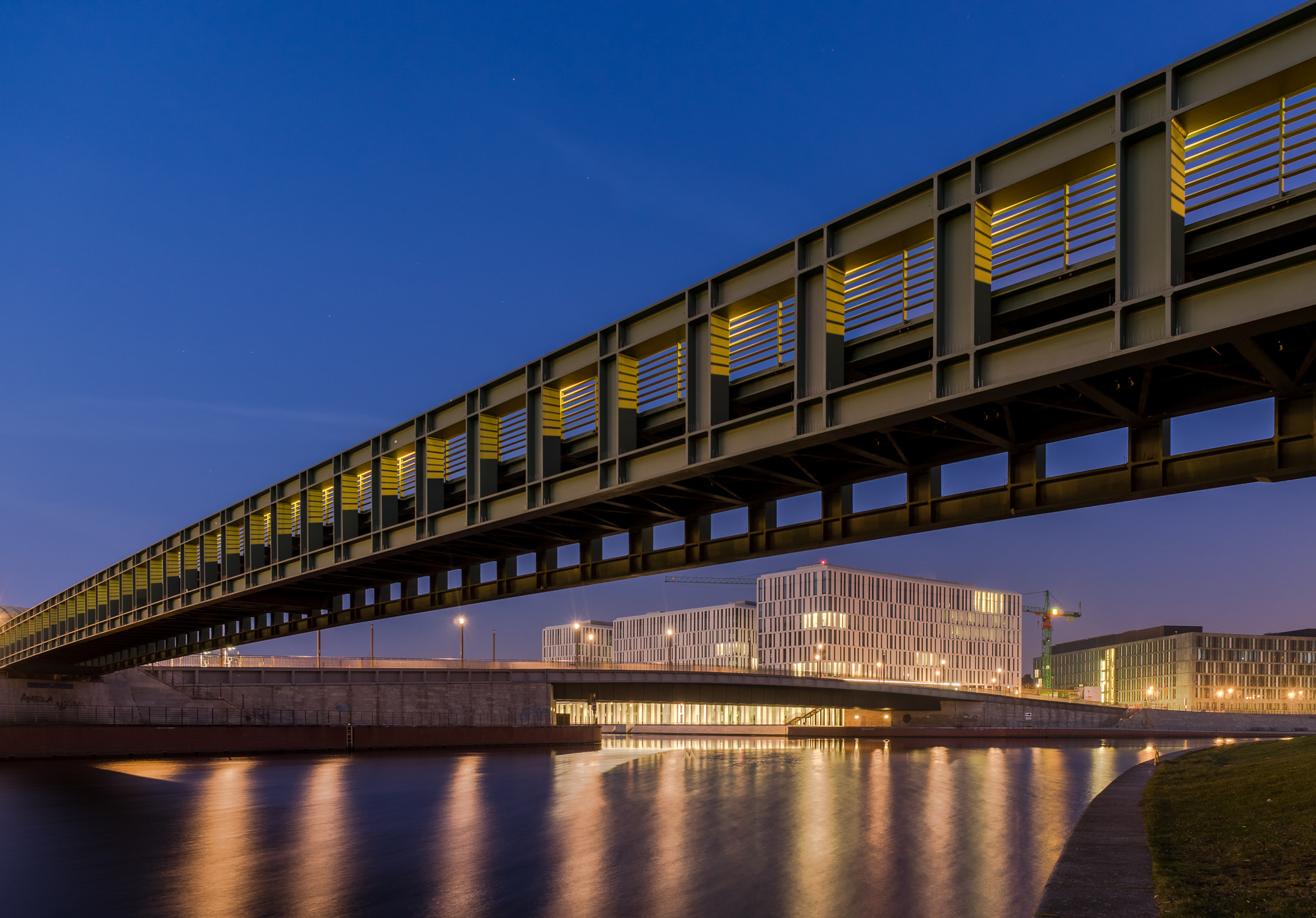 Sony a7 + Sony 20mm F2.8 sample photo. Gustav heinemann brücke. photography