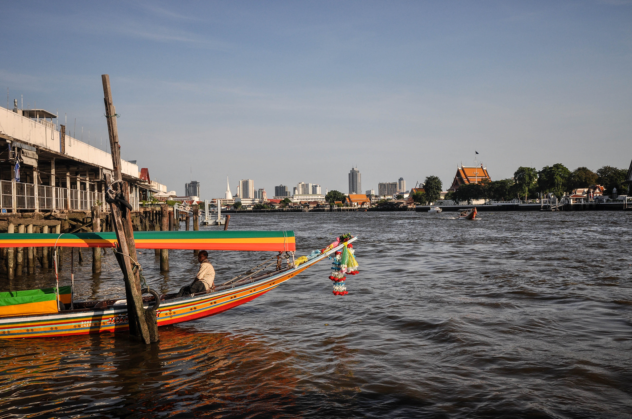 Sigma 17-70mm F2.8-4 DC Macro OS HSM sample photo. View from the chao praya photography