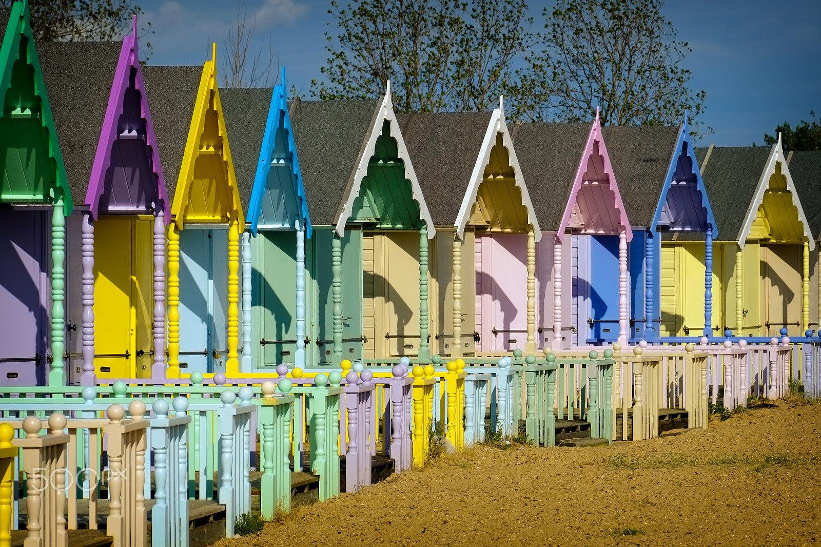 Fujifilm X-Pro1 + Fujifilm XC 50-230mm F4.5-6.7 OIS sample photo. Beach huts, west mersea photography