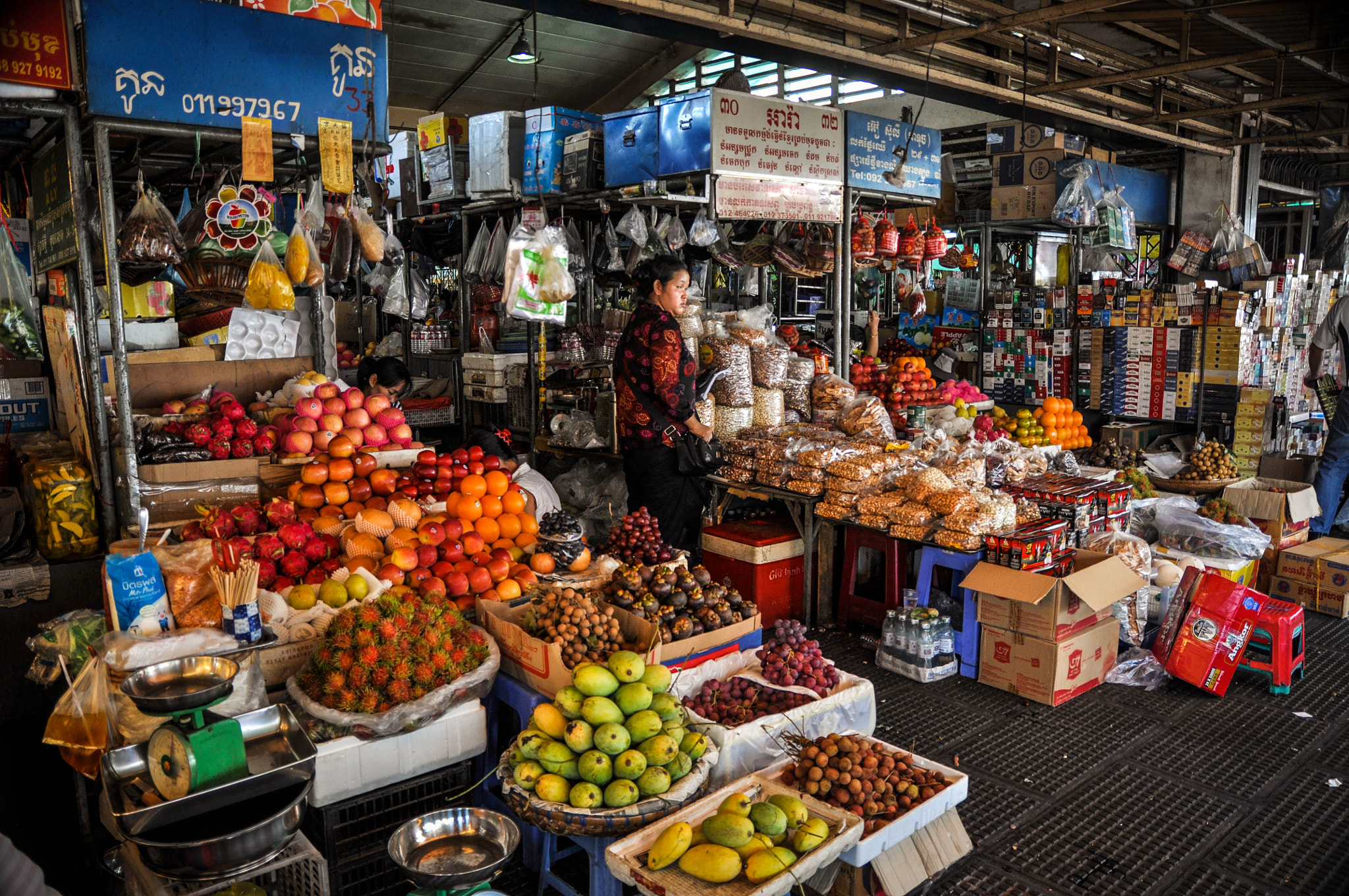 Sigma 17-70mm F2.8-4 DC Macro OS HSM sample photo. Food market photography