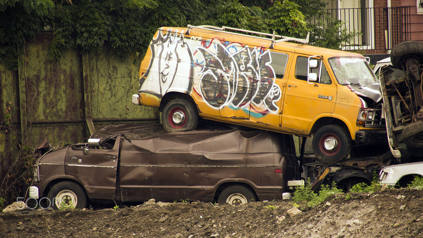 Sony SLT-A55 (SLT-A55V) sample photo. Van on van photography