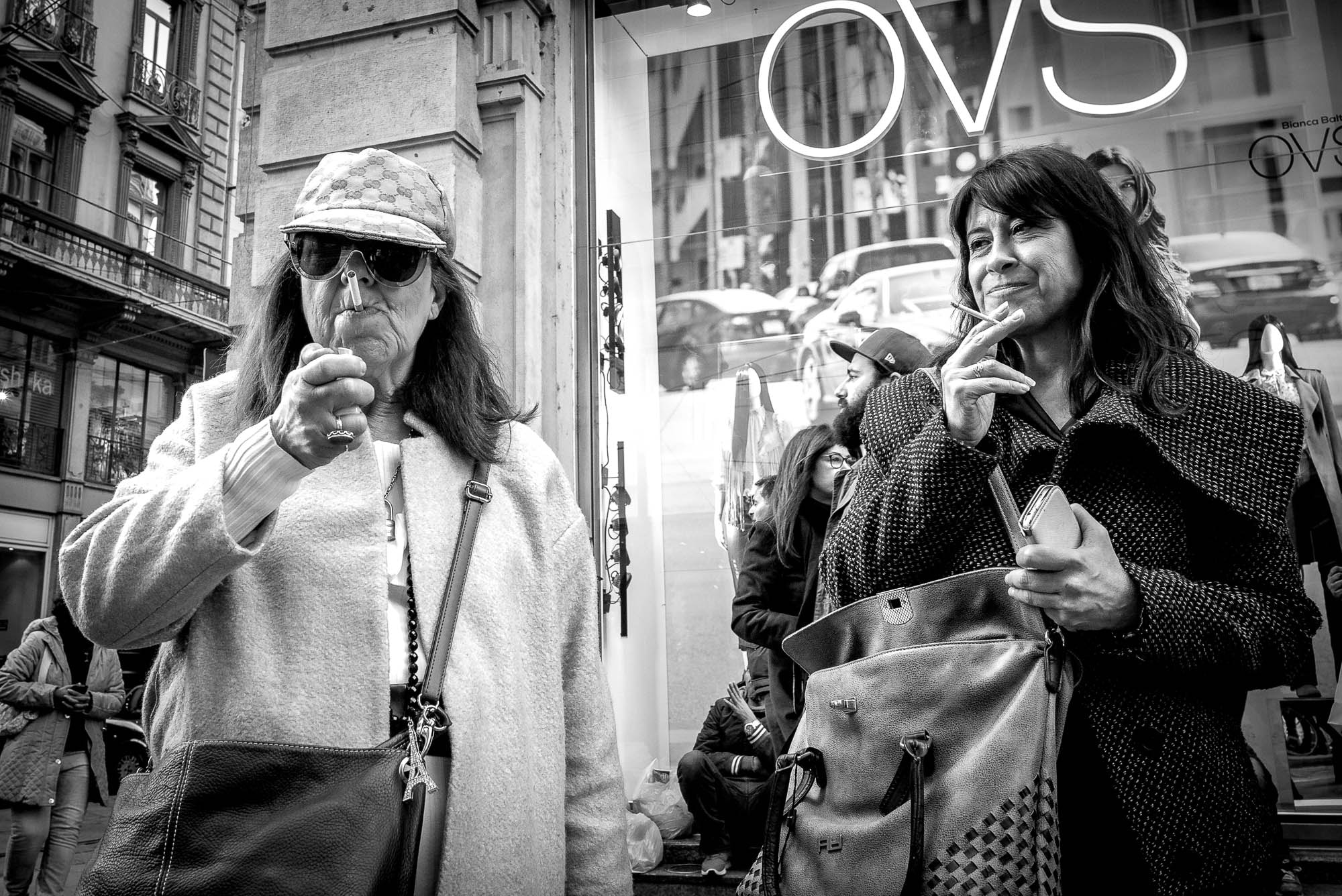 Summicron-M 1:2/28 ASPH. sample photo. The smokers photography