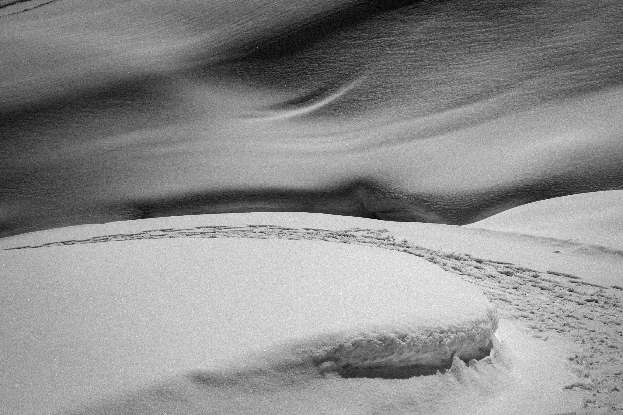 Canon EOS 750D (EOS Rebel T6i / EOS Kiss X8i) sample photo. Snowy excursion photography
