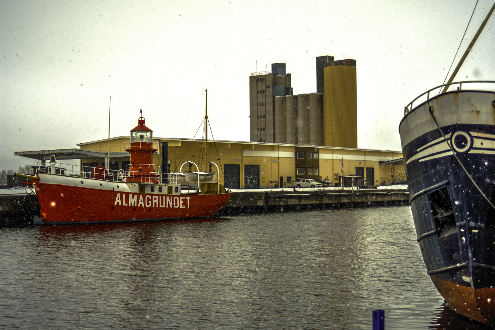 AF Zoom-Nikkor 35-70mm f/3.3-4.5 sample photo. Almagrundet photography