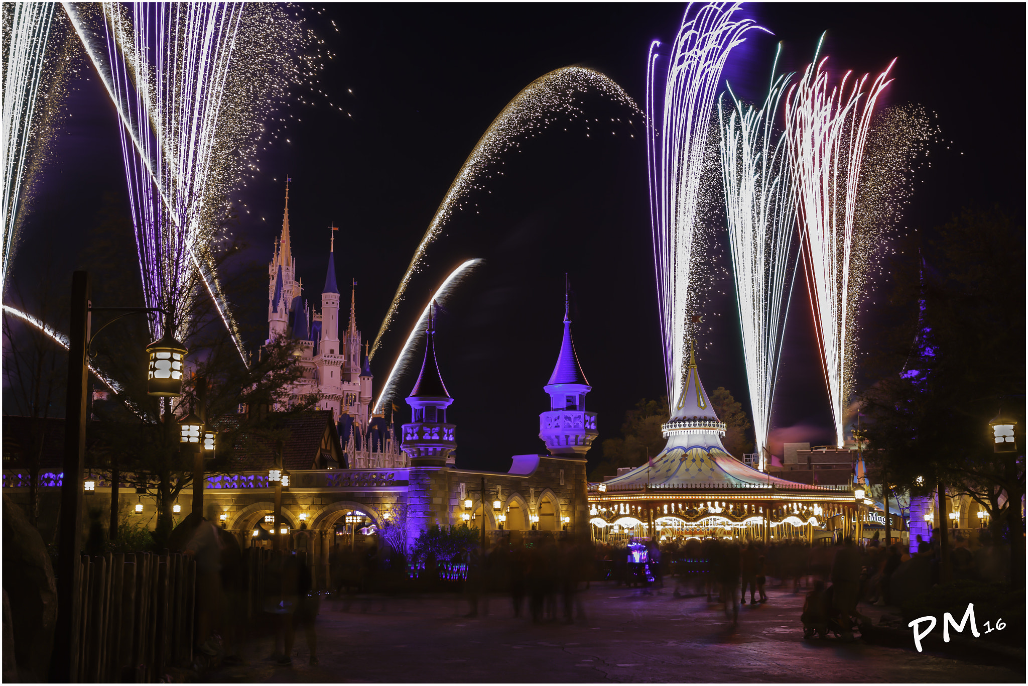 Canon EOS 6D + Canon EF 16-35mm F2.8L USM sample photo. Fireworks magic kingdom.. photography